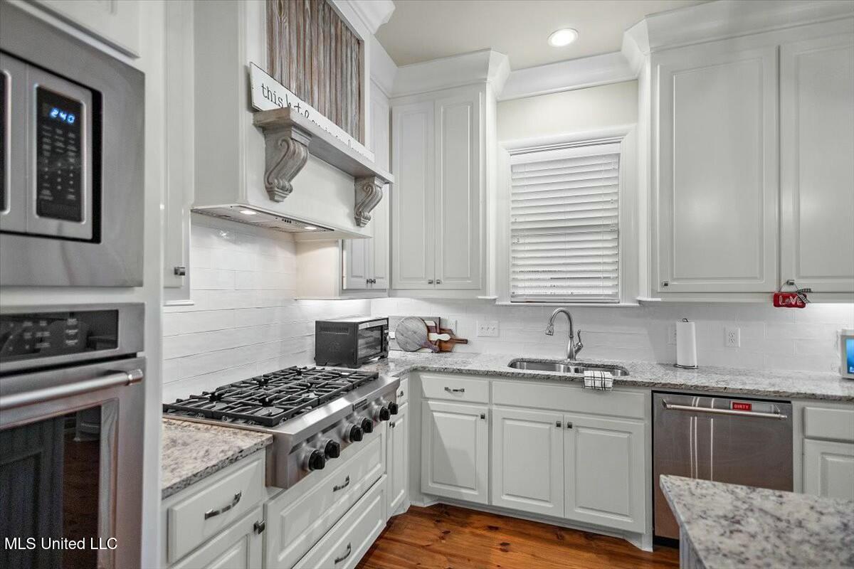 305 Colony Court