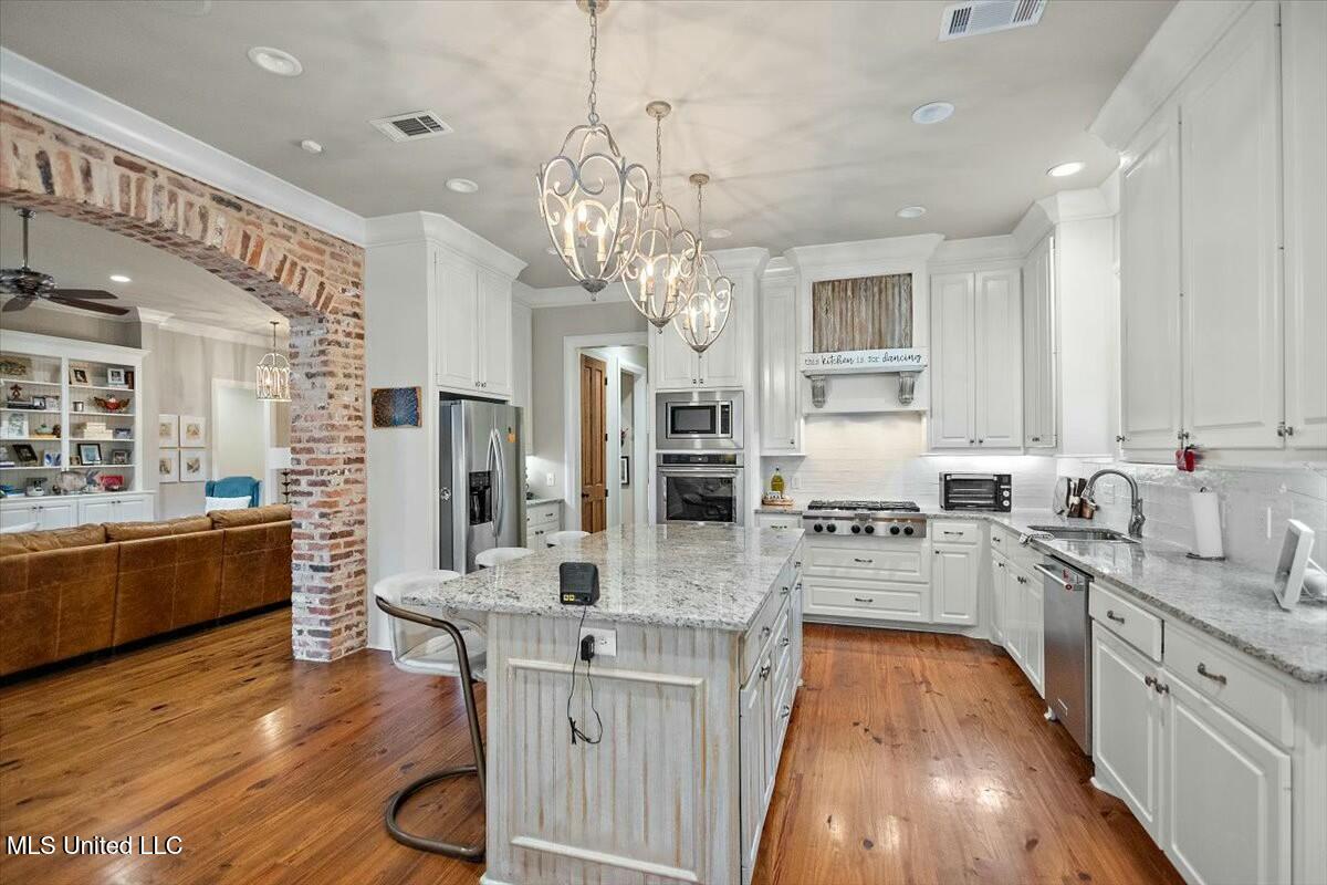 305 Colony Court