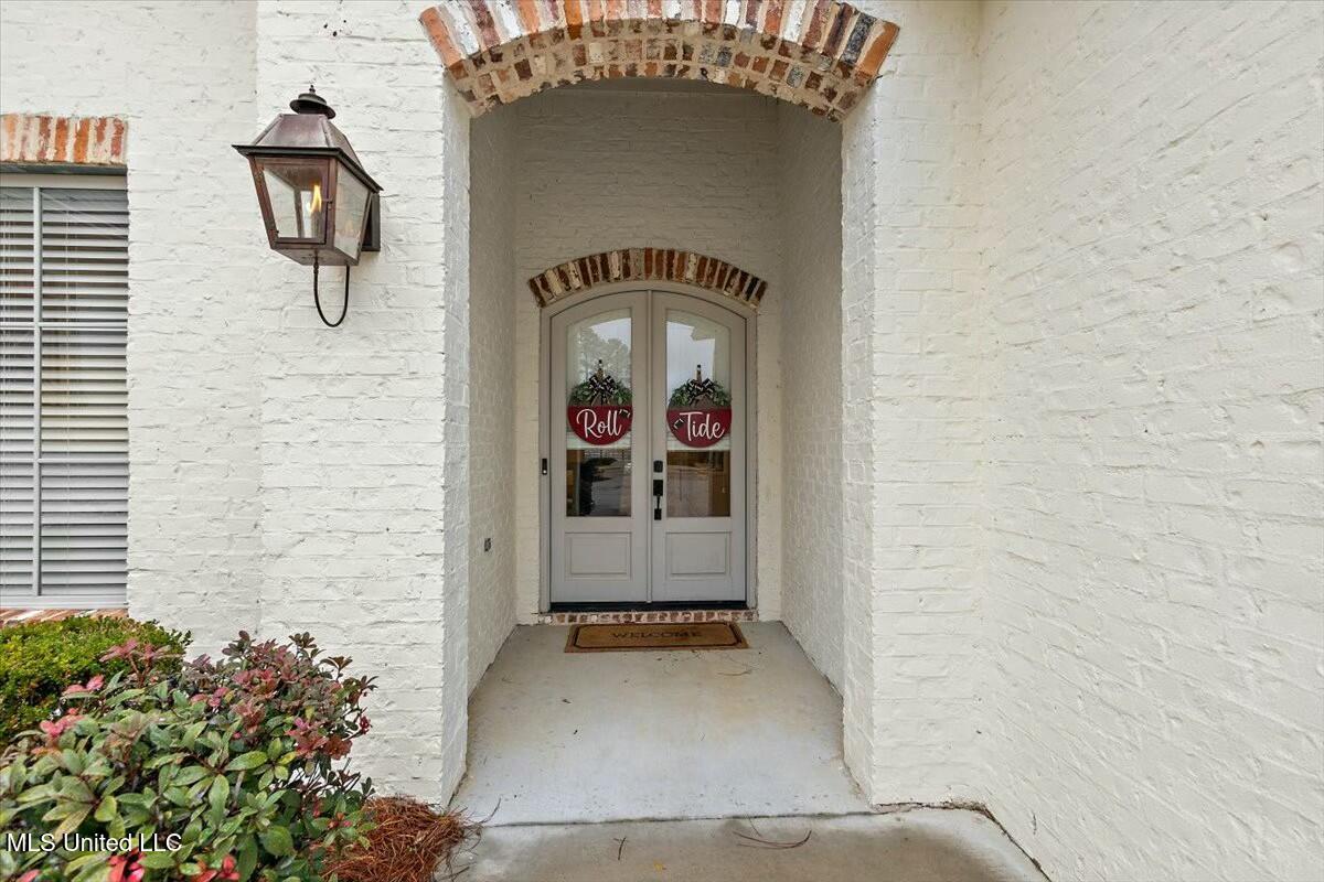 305 Colony Court