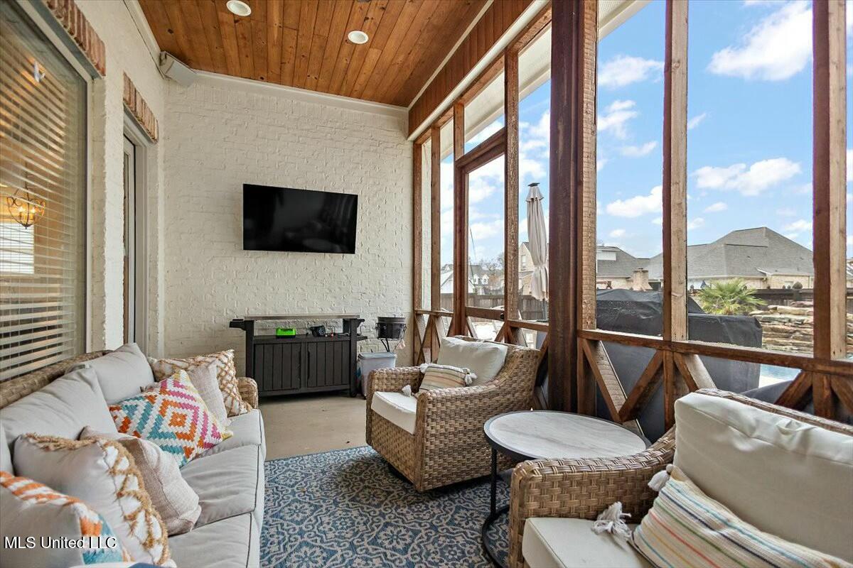 305 Colony Court