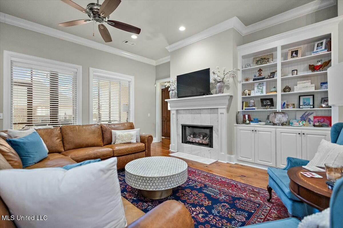 305 Colony Court