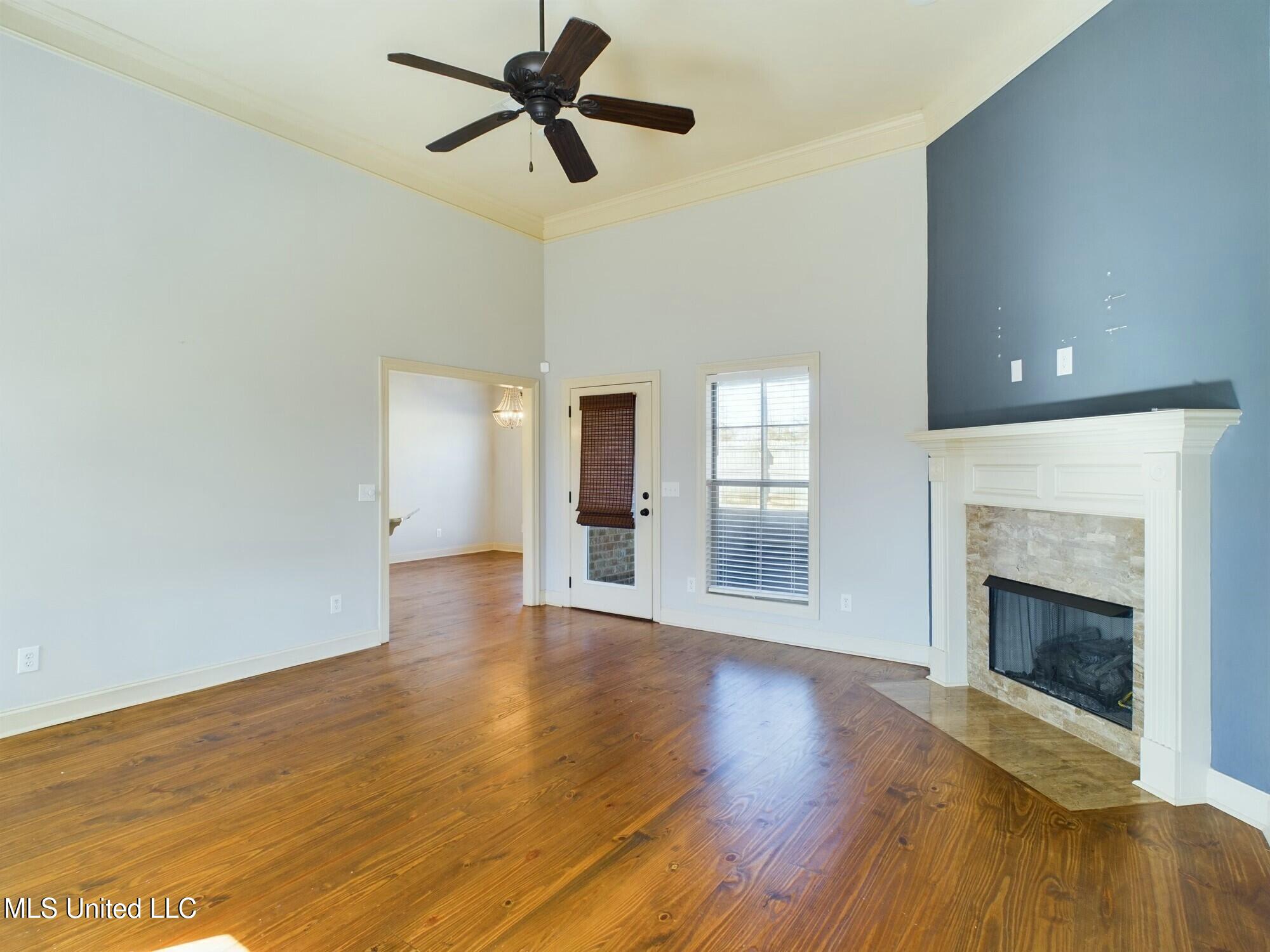 633 Tucker Crossing