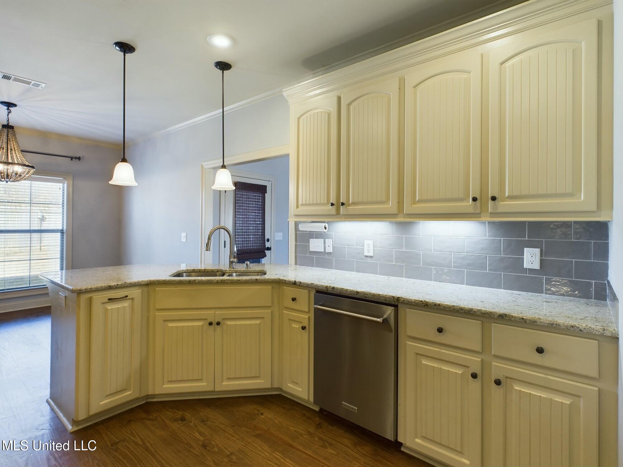 633 Tucker Crossing