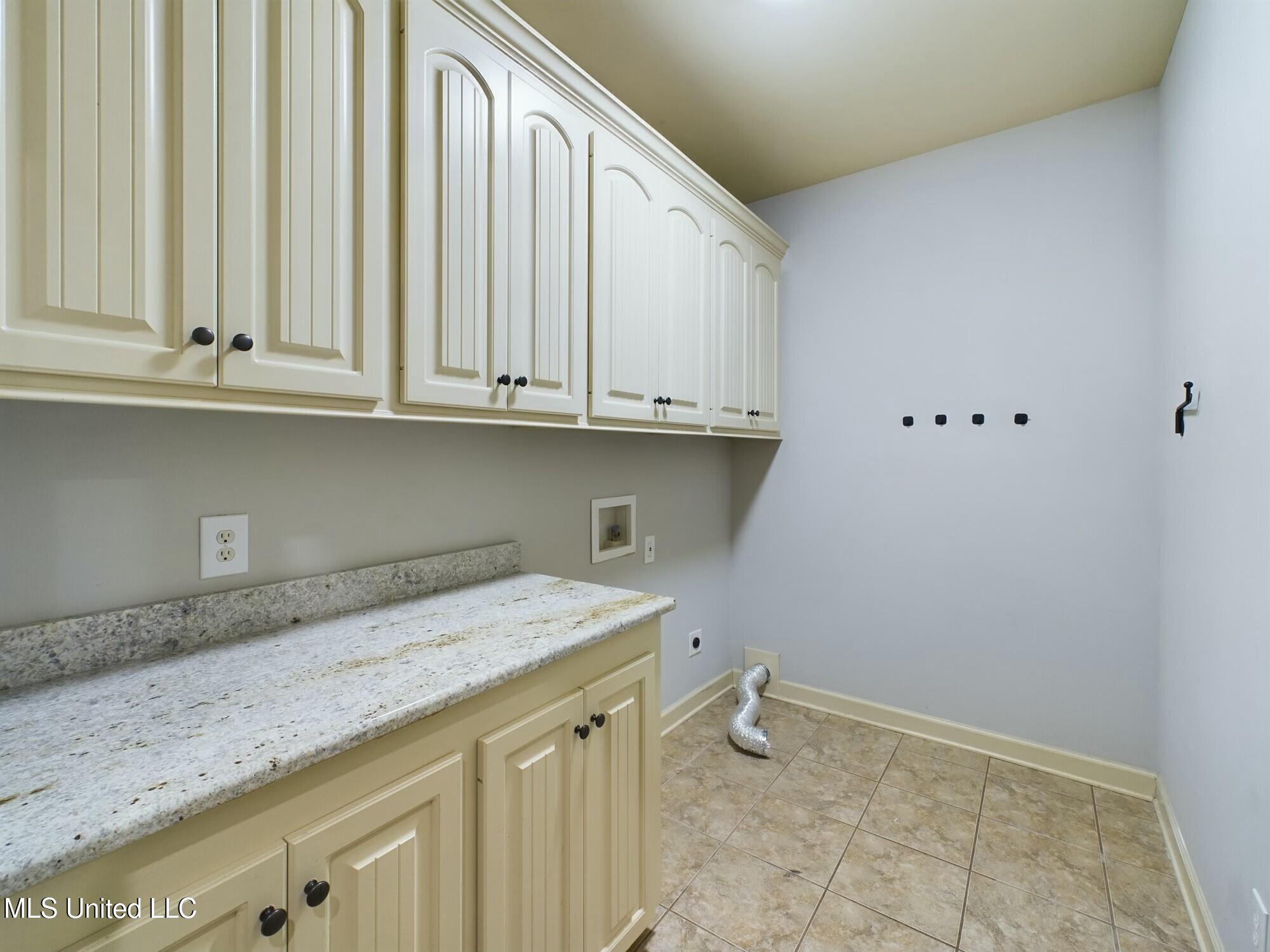 633 Tucker Crossing