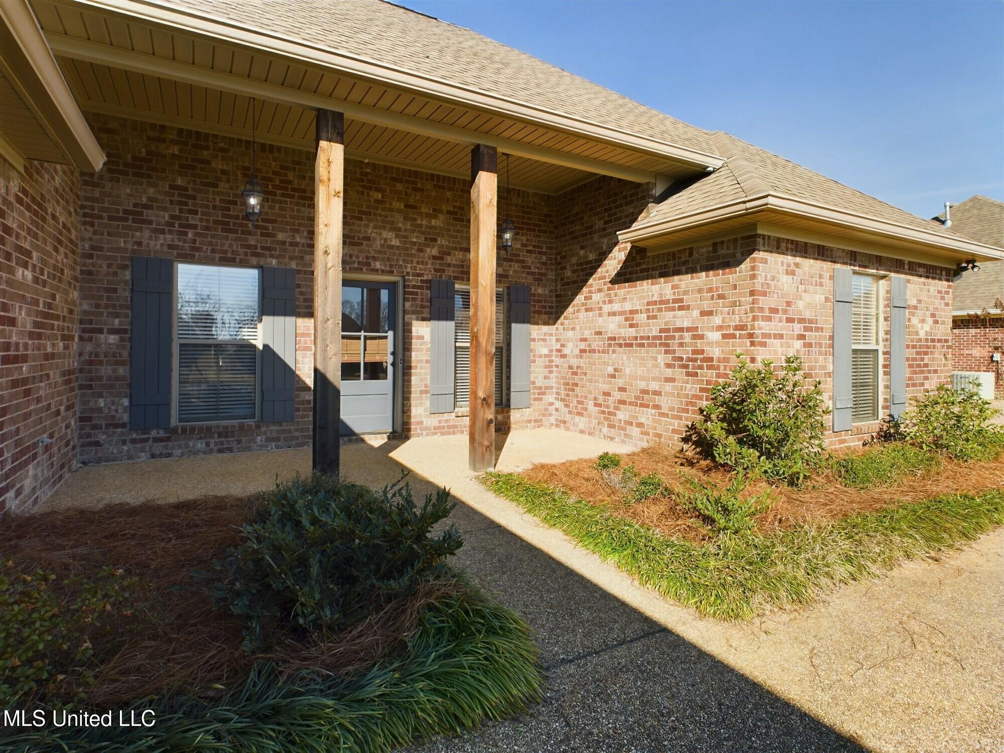 633 Tucker Crossing