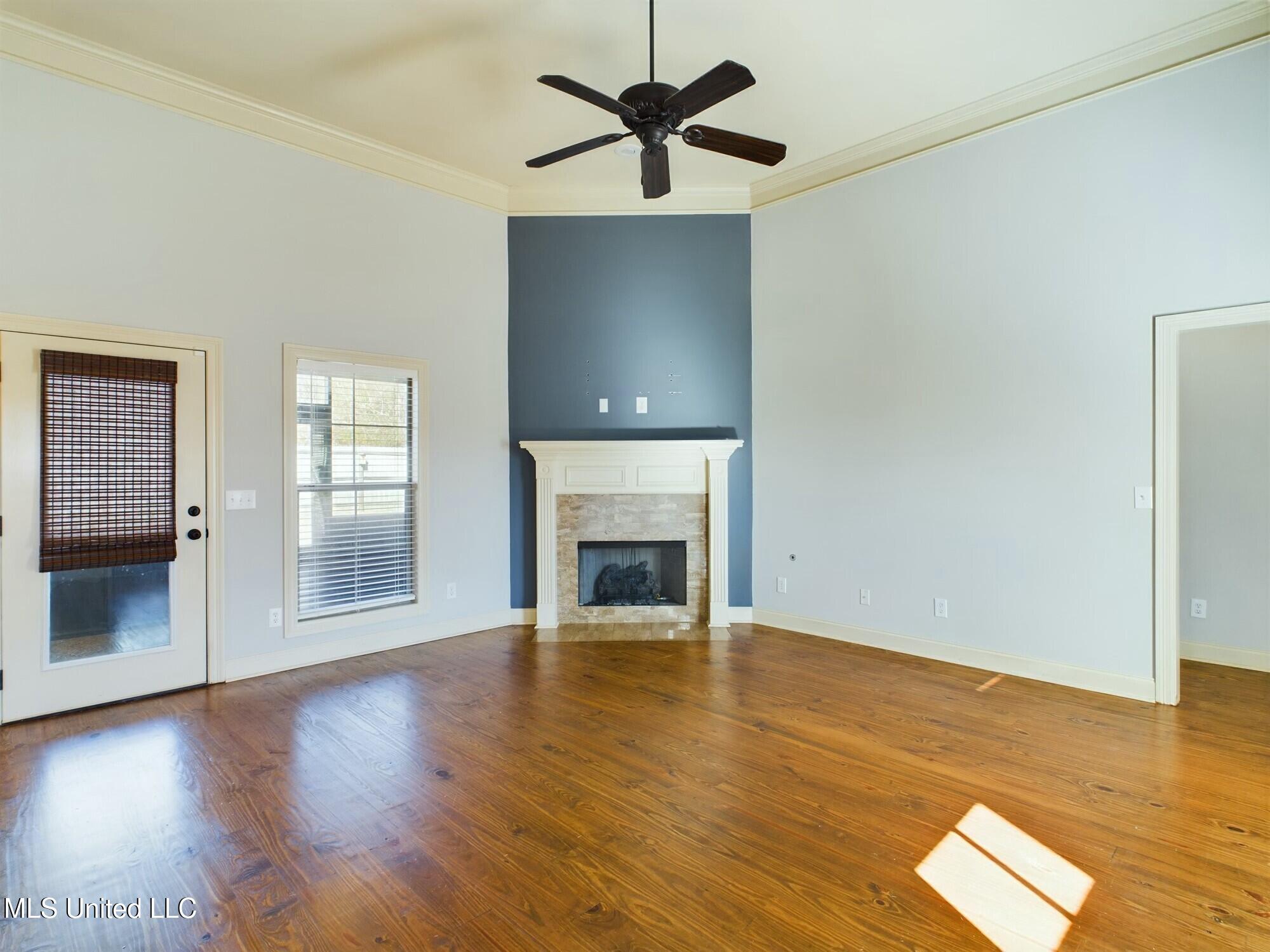 633 Tucker Crossing