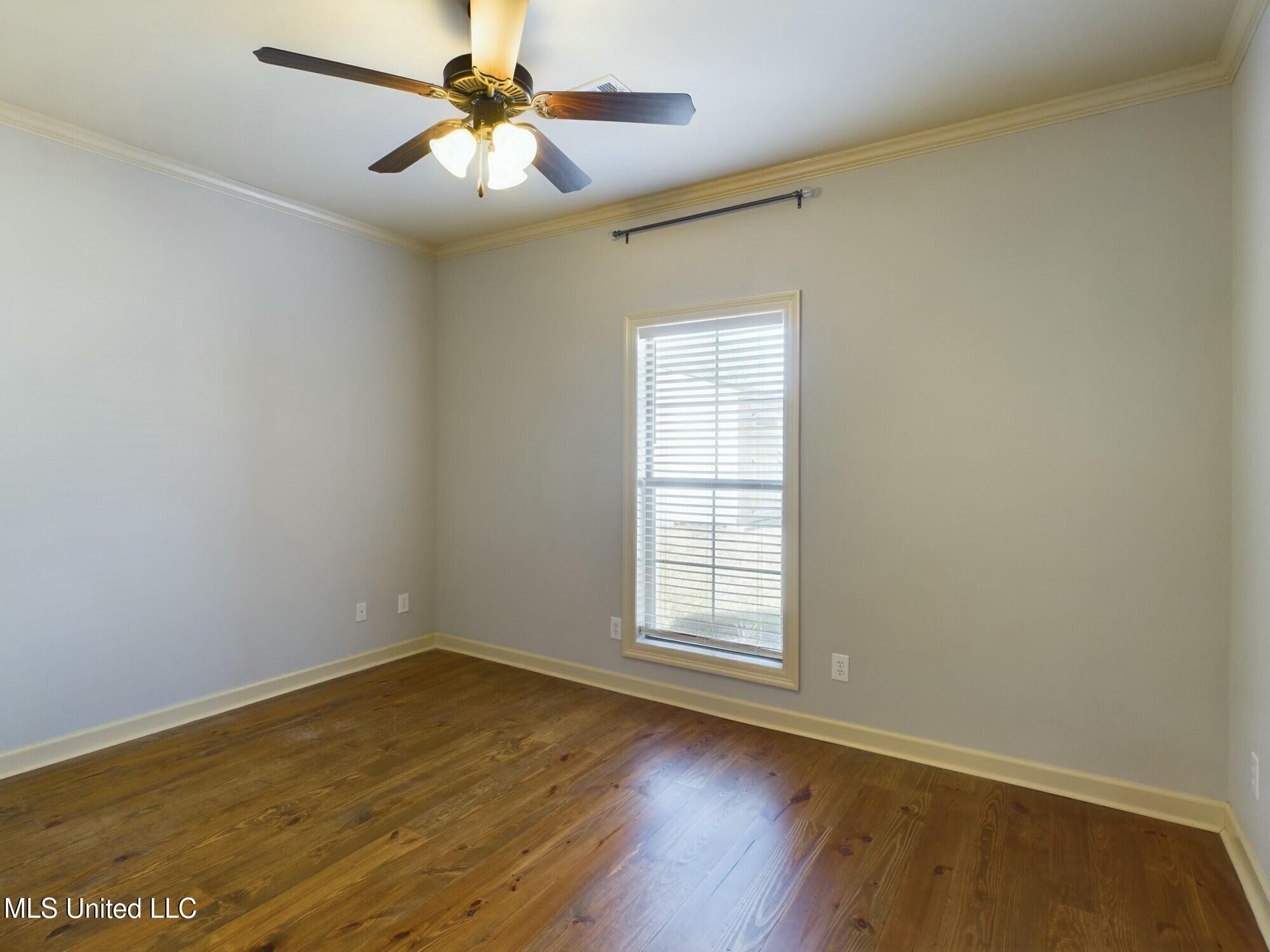 633 Tucker Crossing