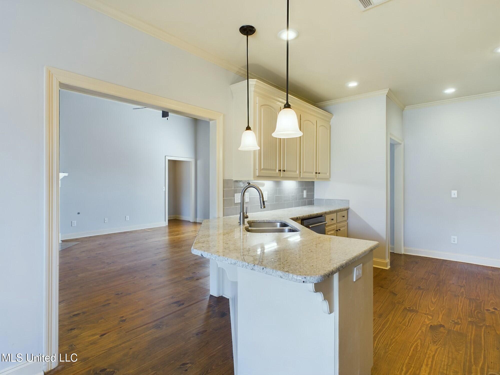 633 Tucker Crossing
