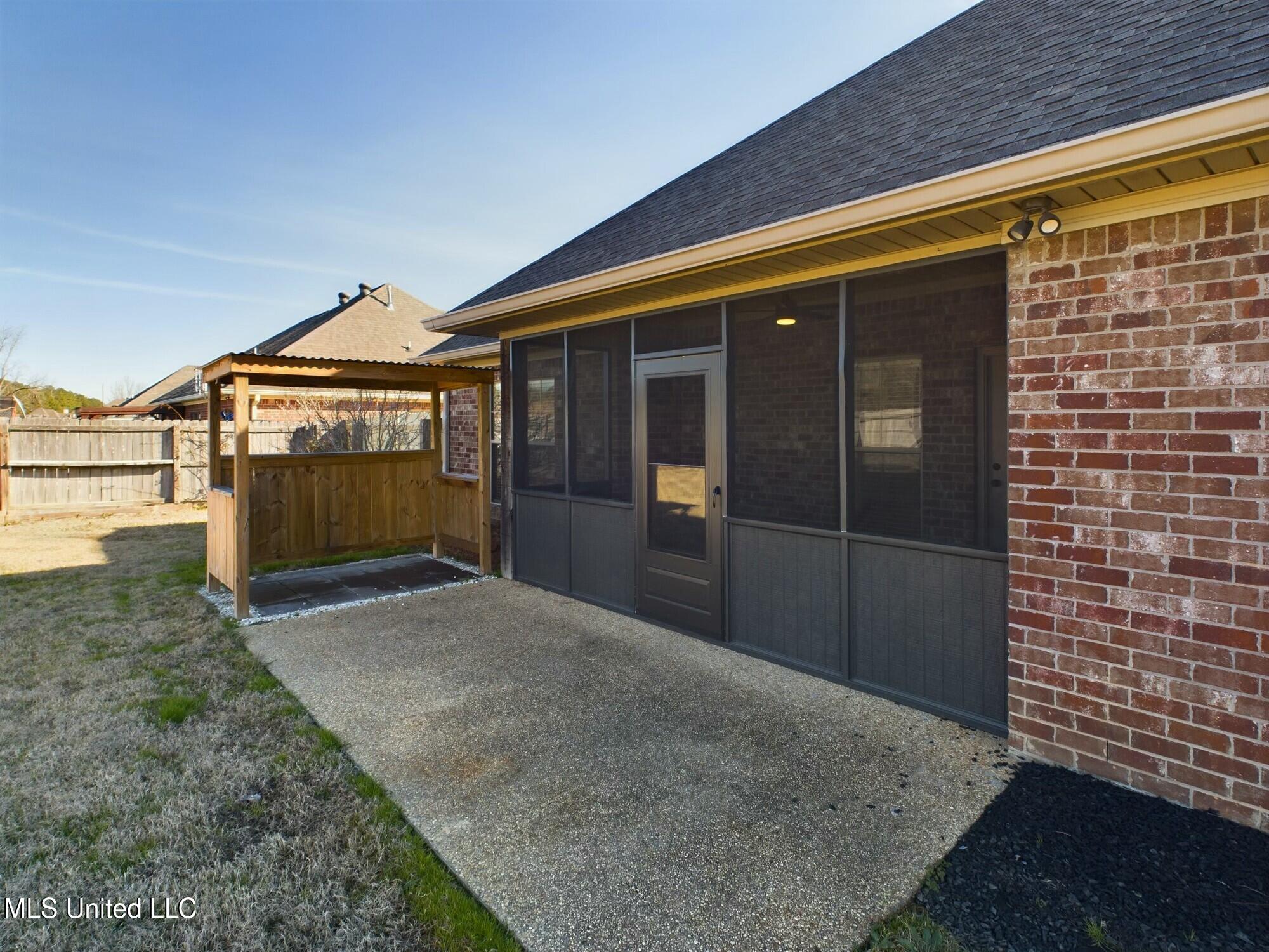 633 Tucker Crossing