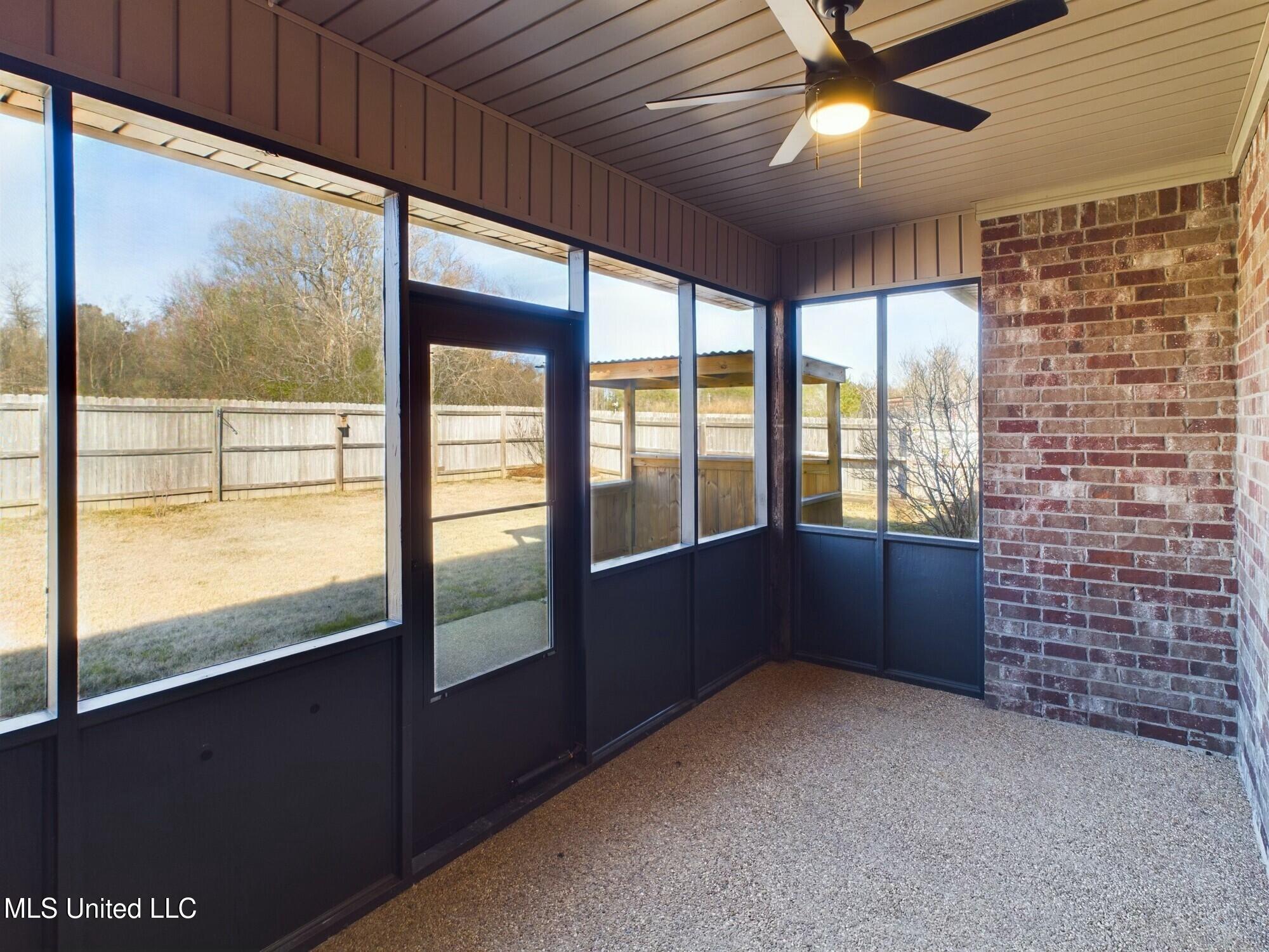 633 Tucker Crossing