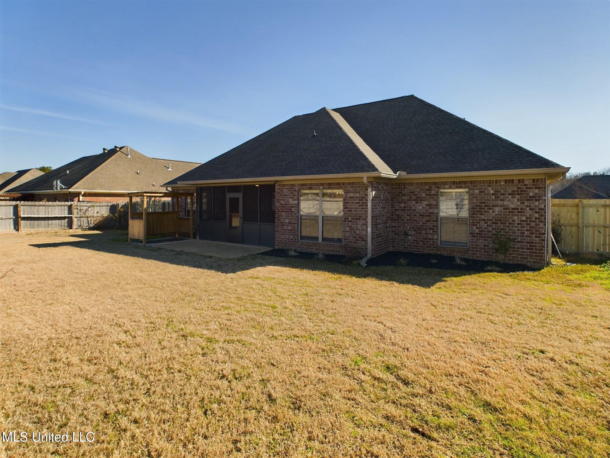 633 Tucker Crossing