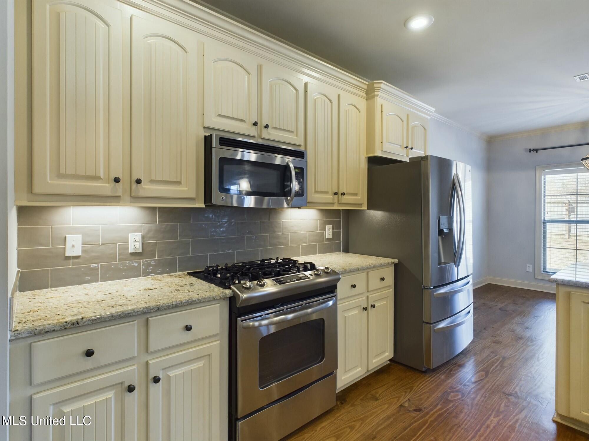 633 Tucker Crossing