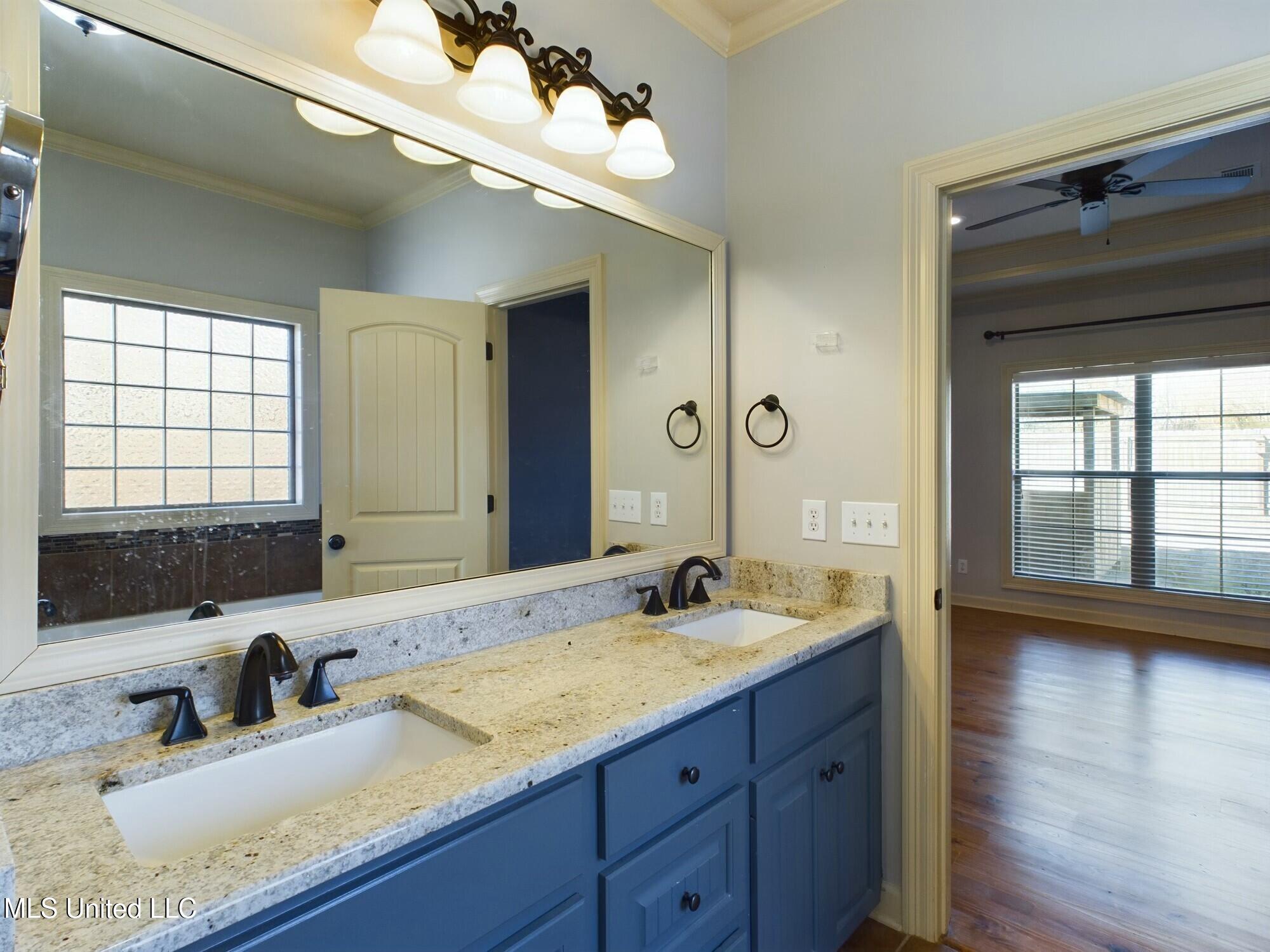 633 Tucker Crossing
