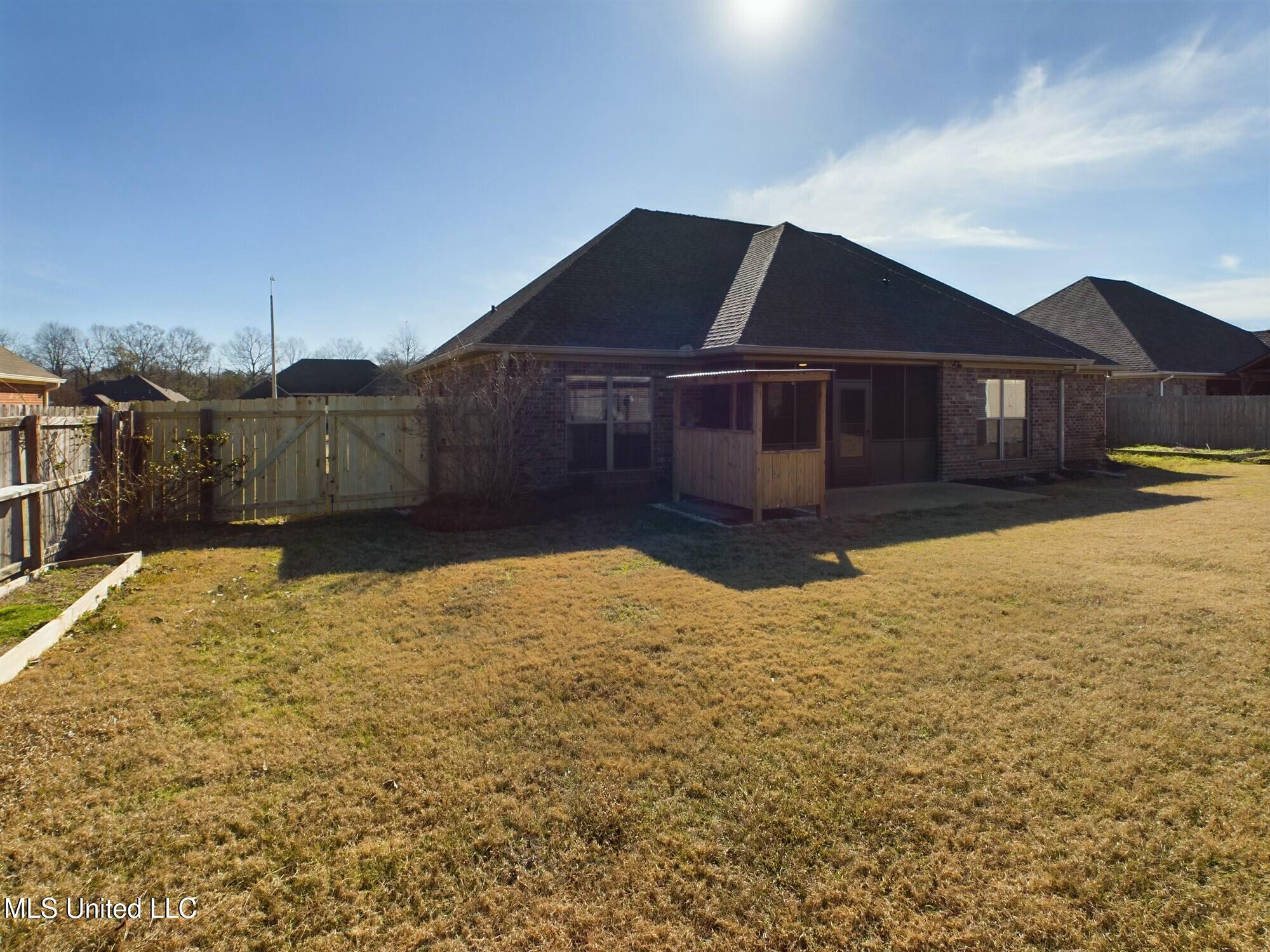 633 Tucker Crossing