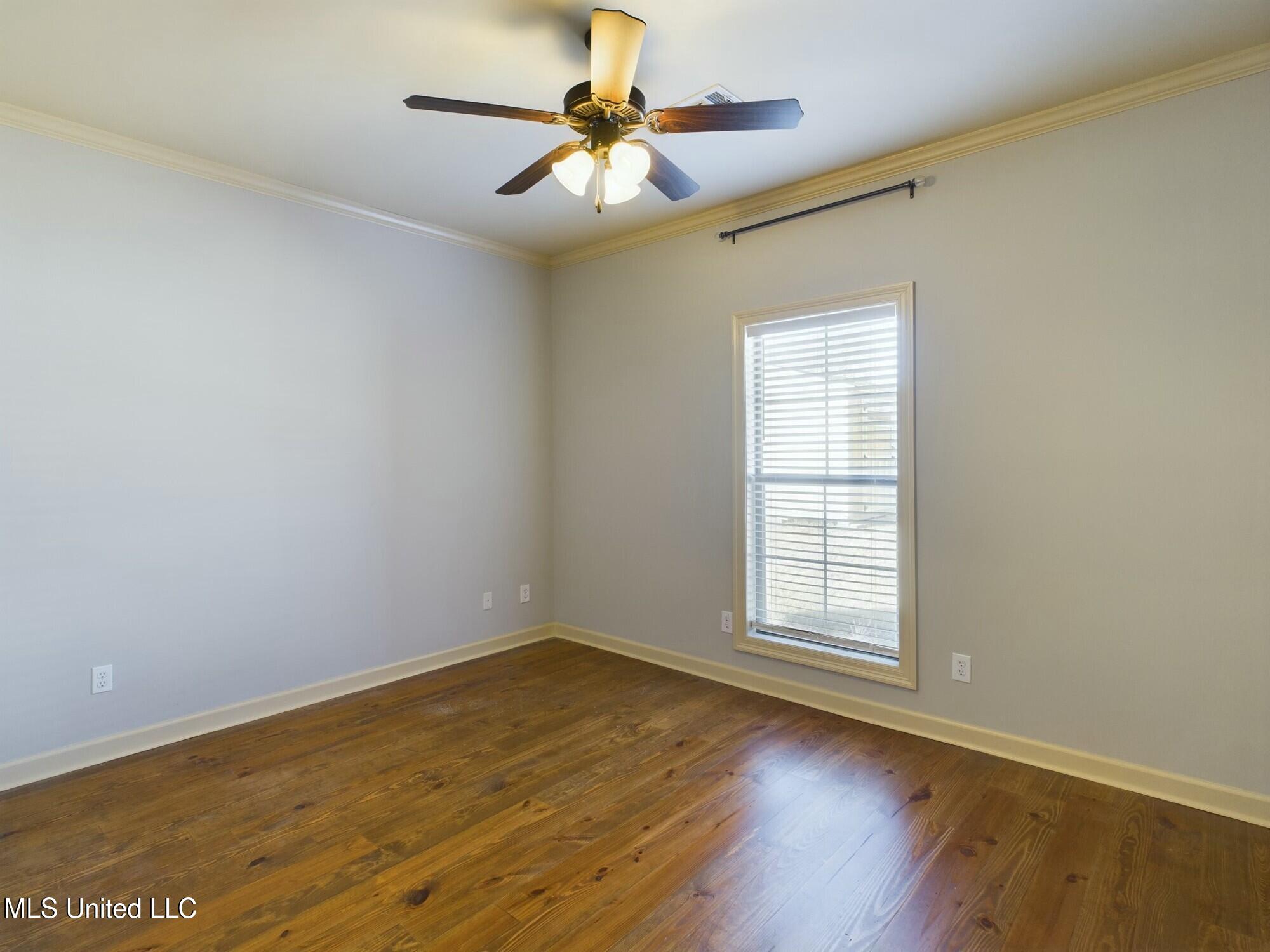 633 Tucker Crossing