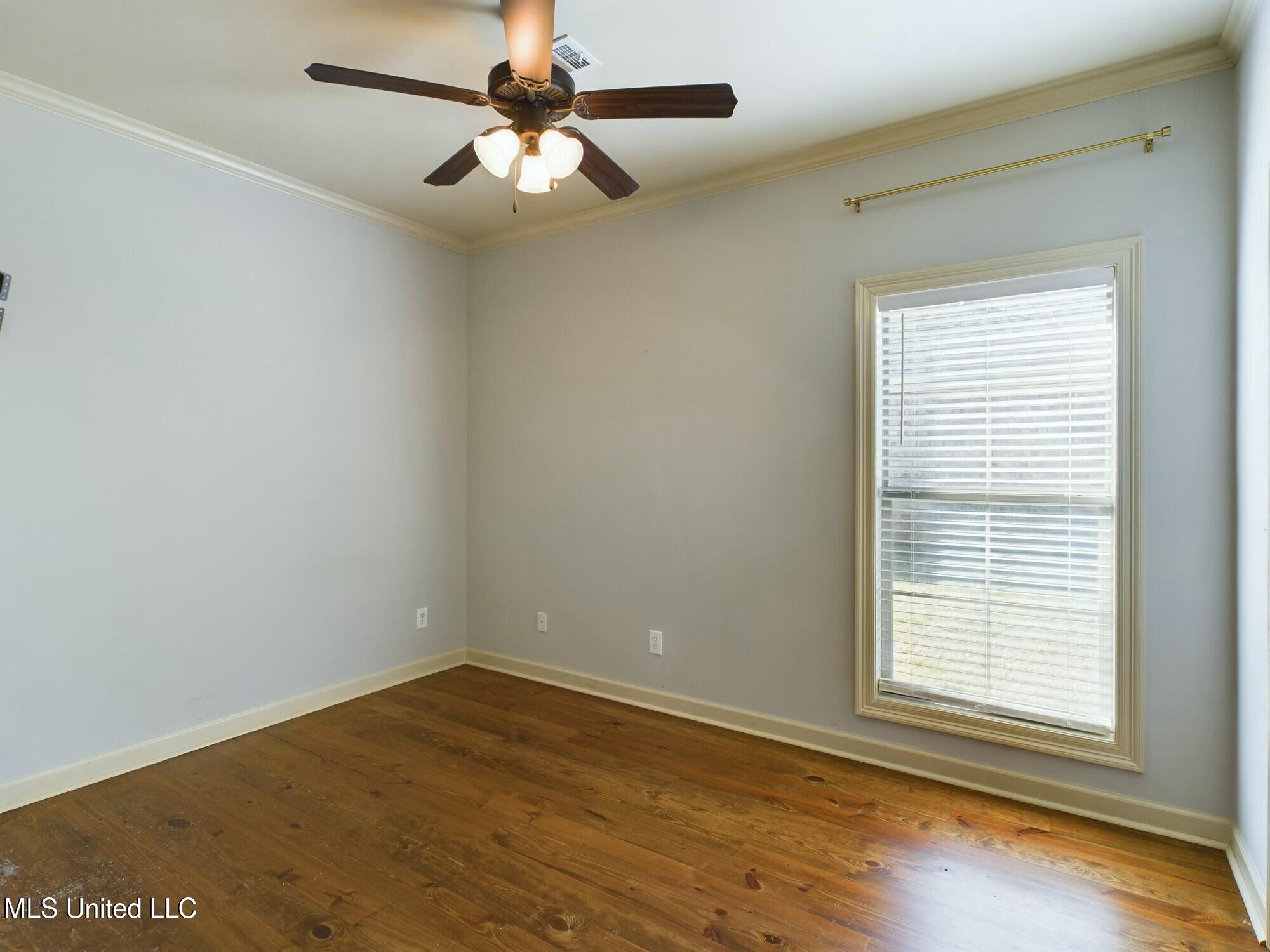 633 Tucker Crossing