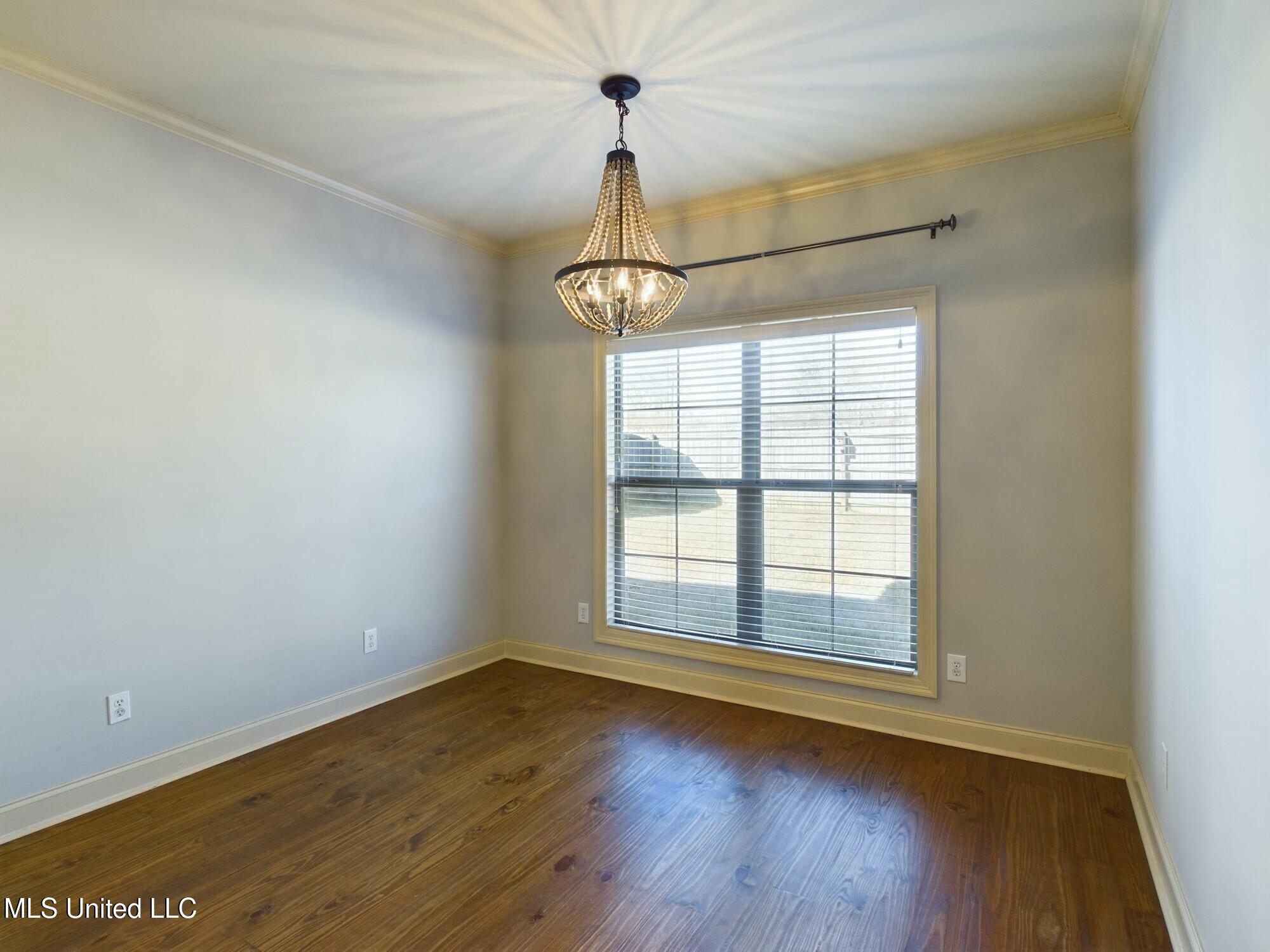 633 Tucker Crossing