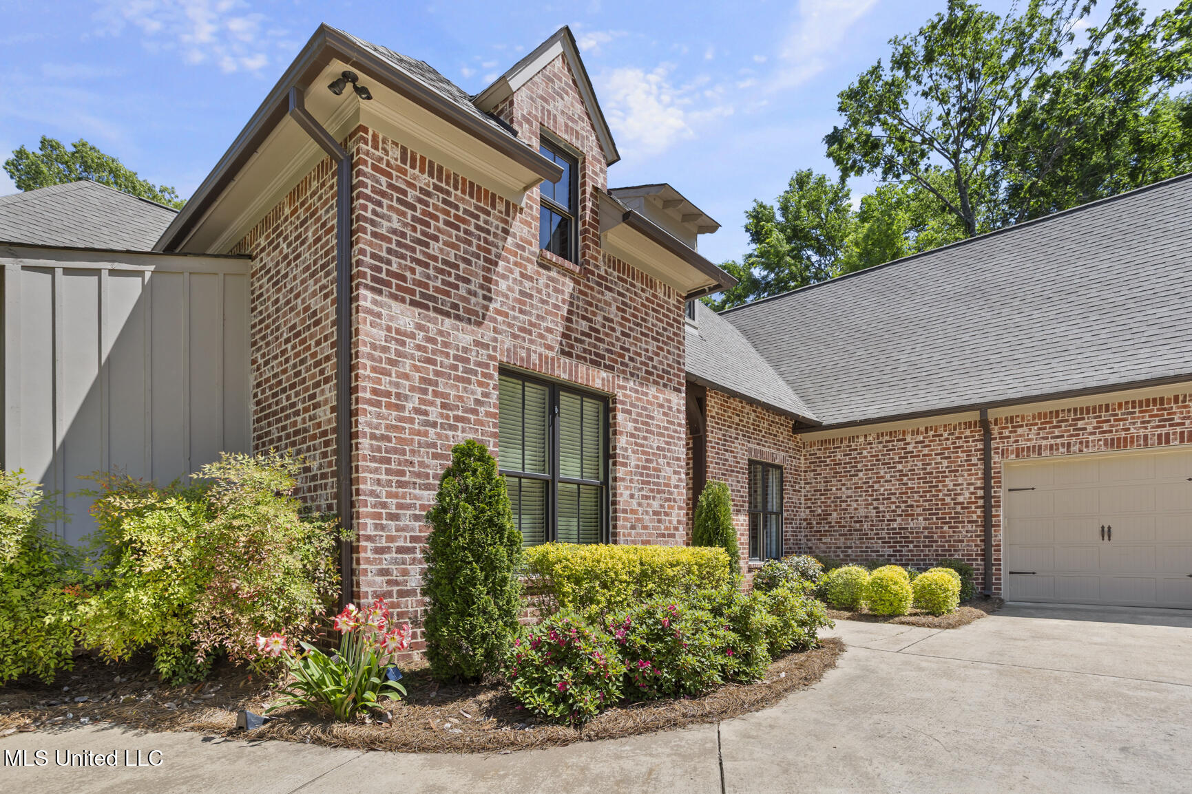 168 Chestnut Hill Road