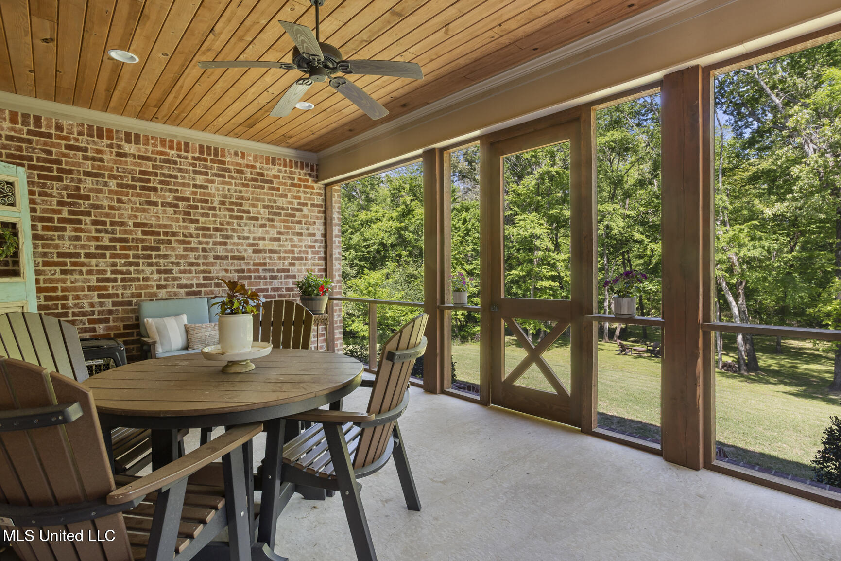 168 Chestnut Hill Road