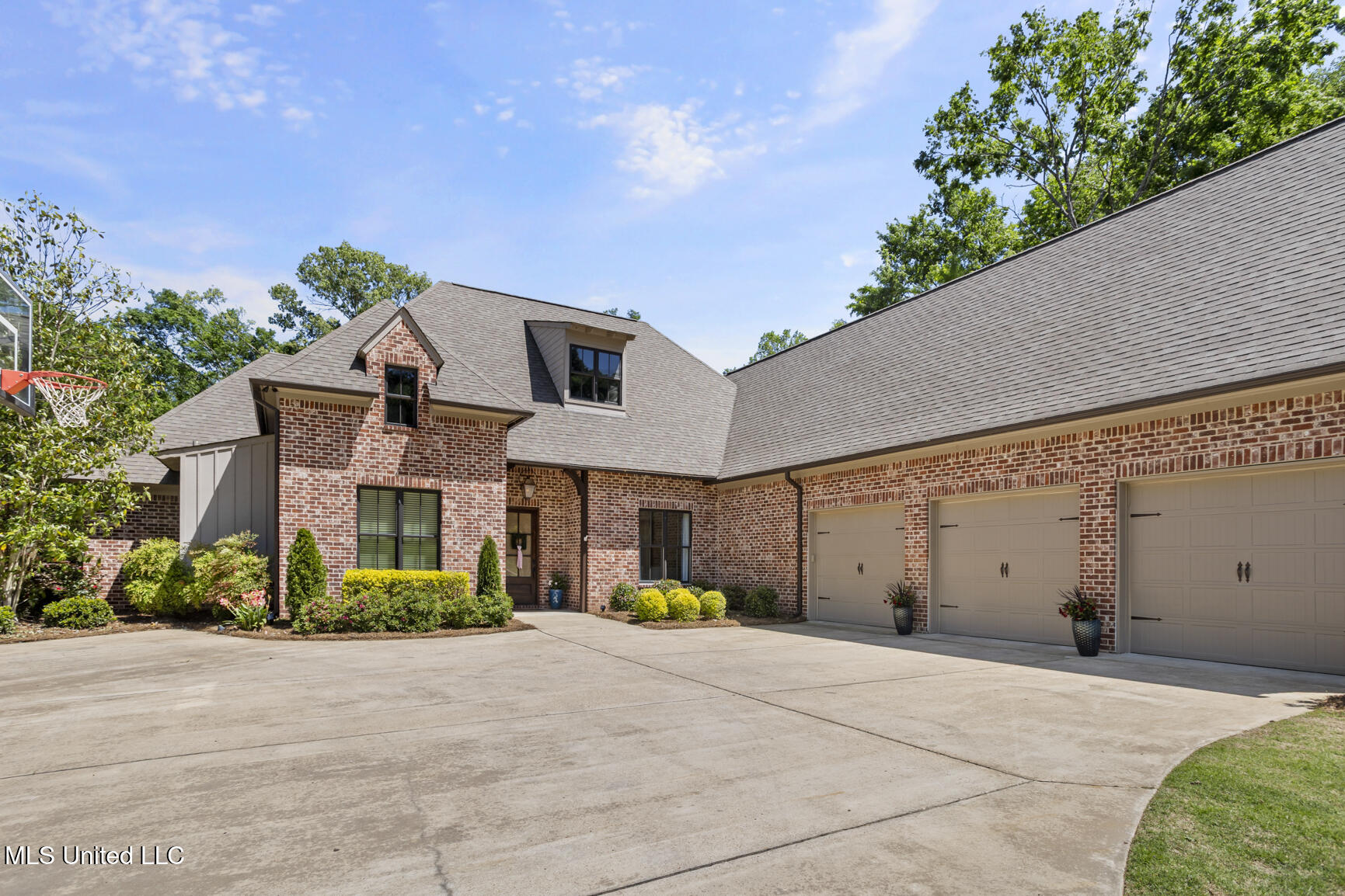 168 Chestnut Hill Road
