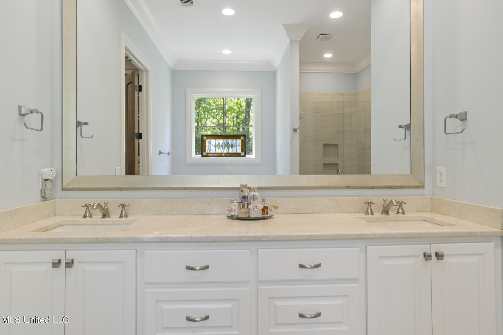 168 Chestnut Hill Road