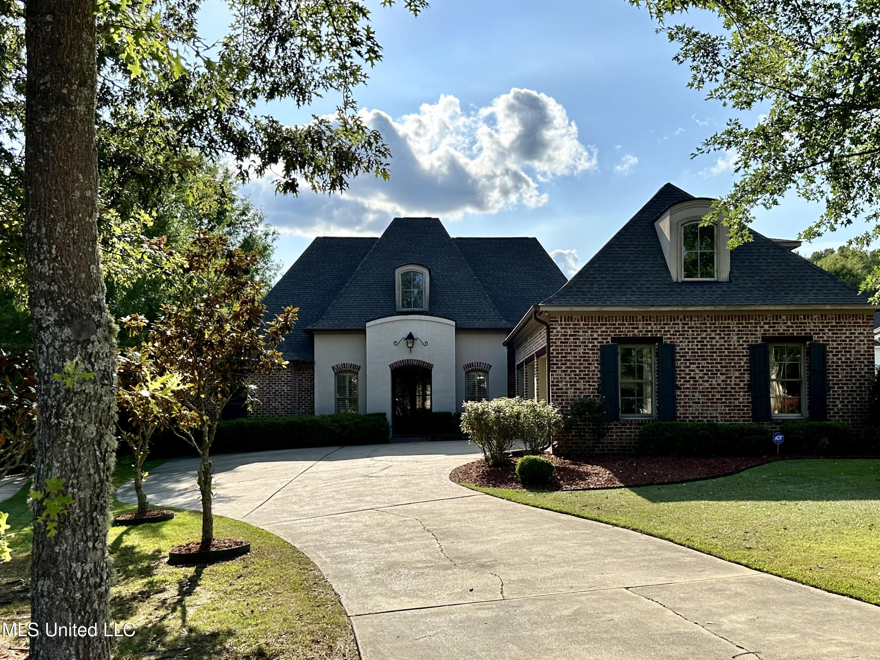 121 Vinca Drive