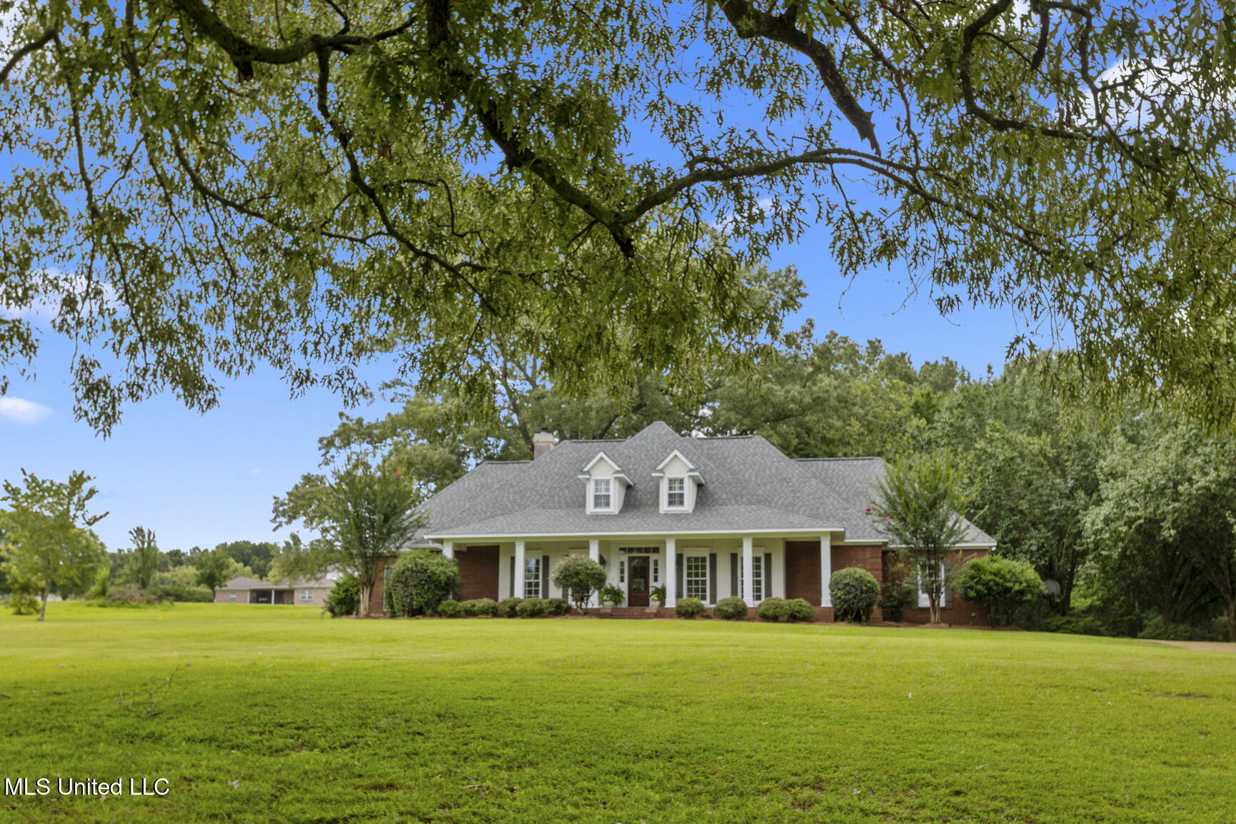 16 Greystone Drive