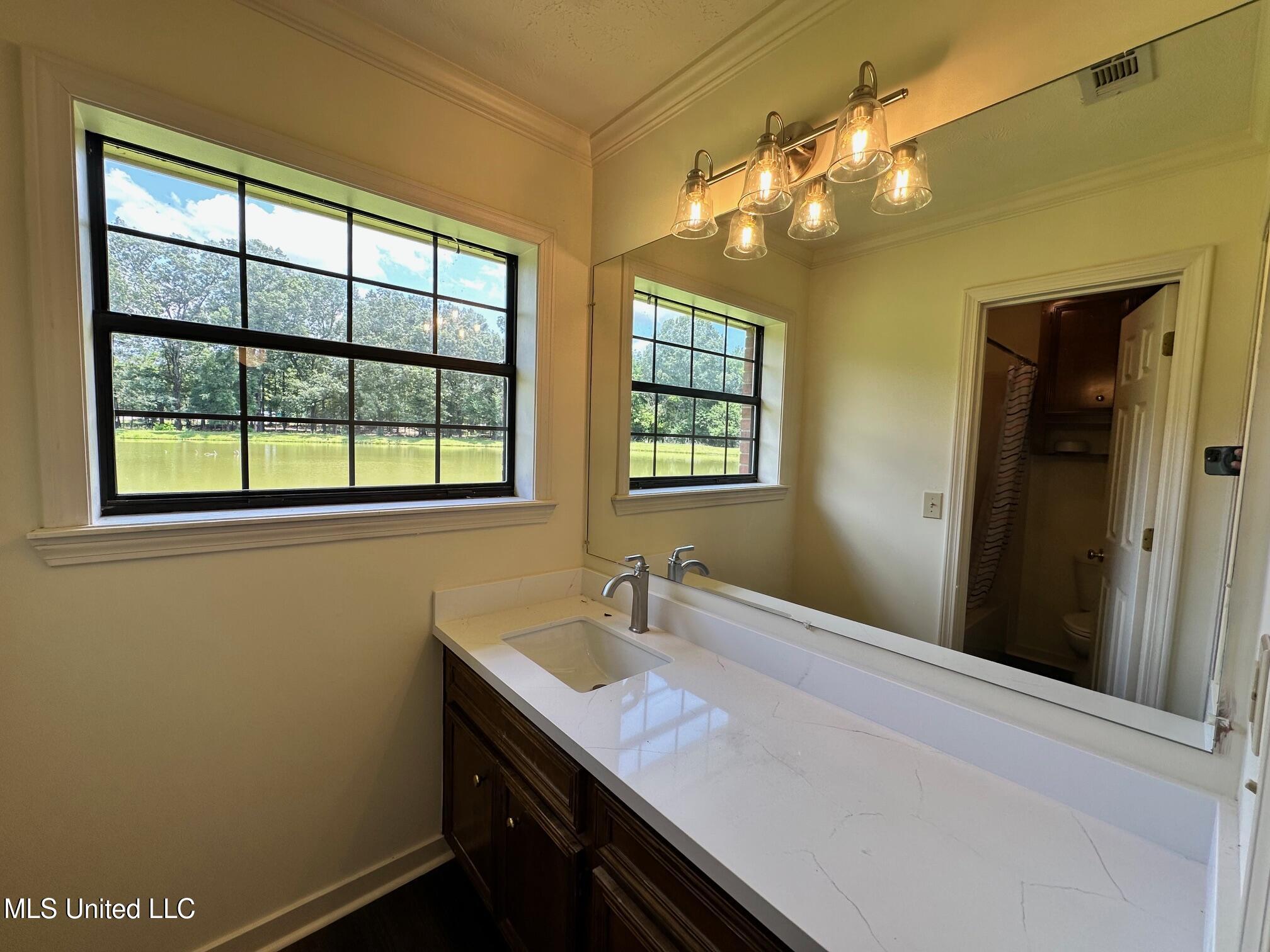 541 Bedford Circle