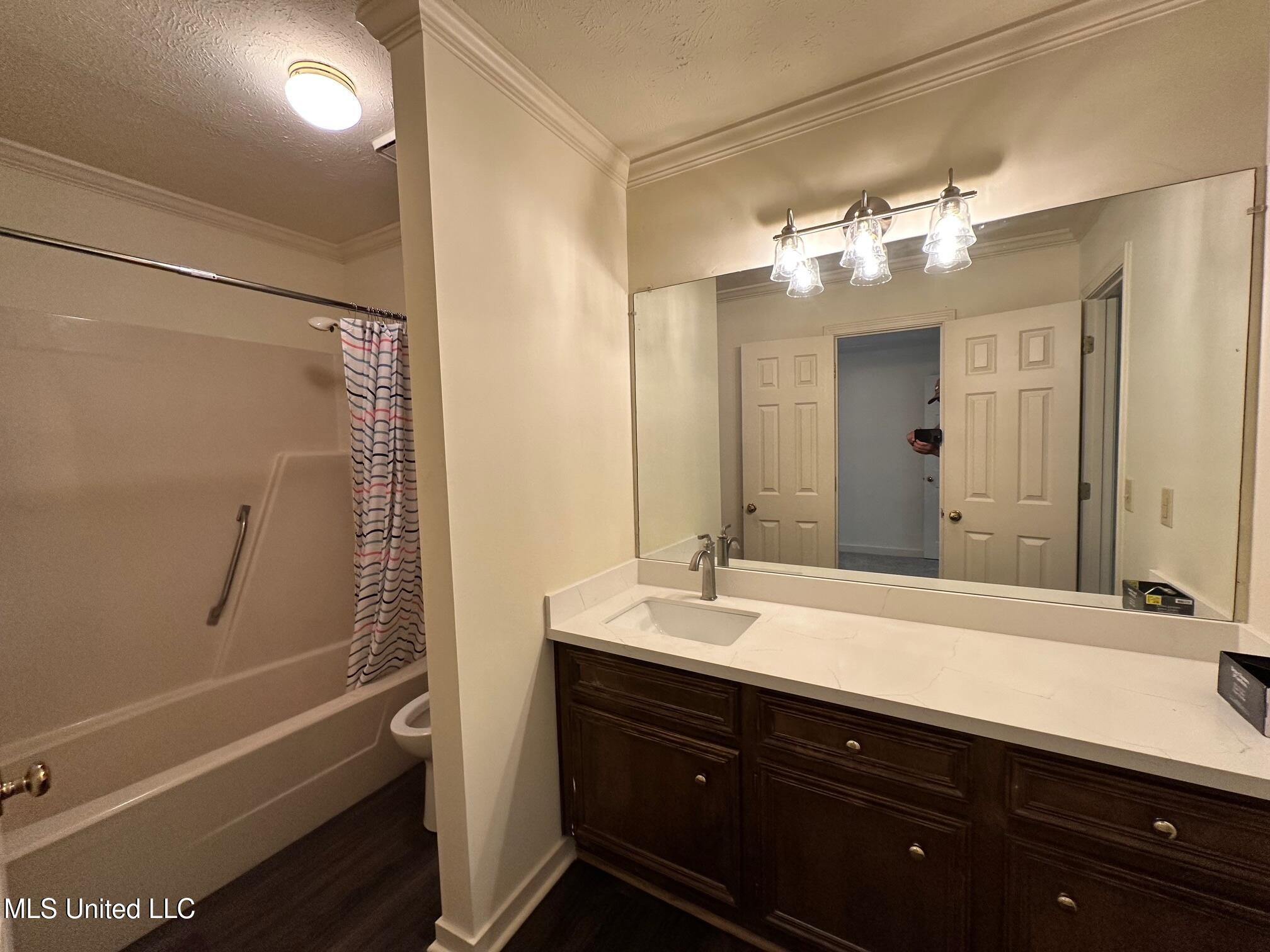 541 Bedford Circle