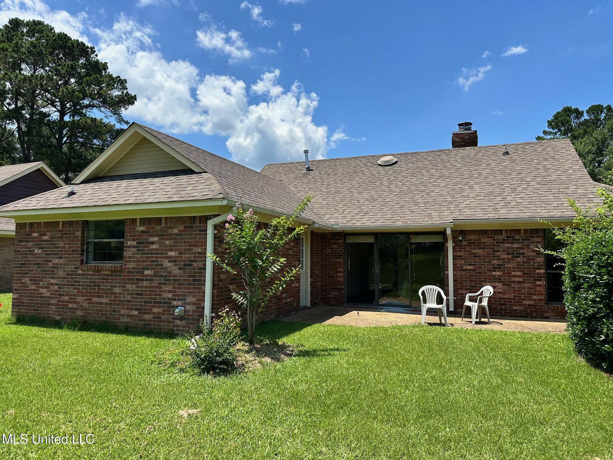 541 Bedford Circle