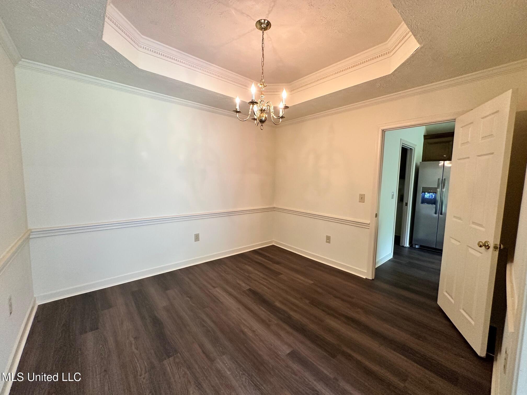 541 Bedford Circle