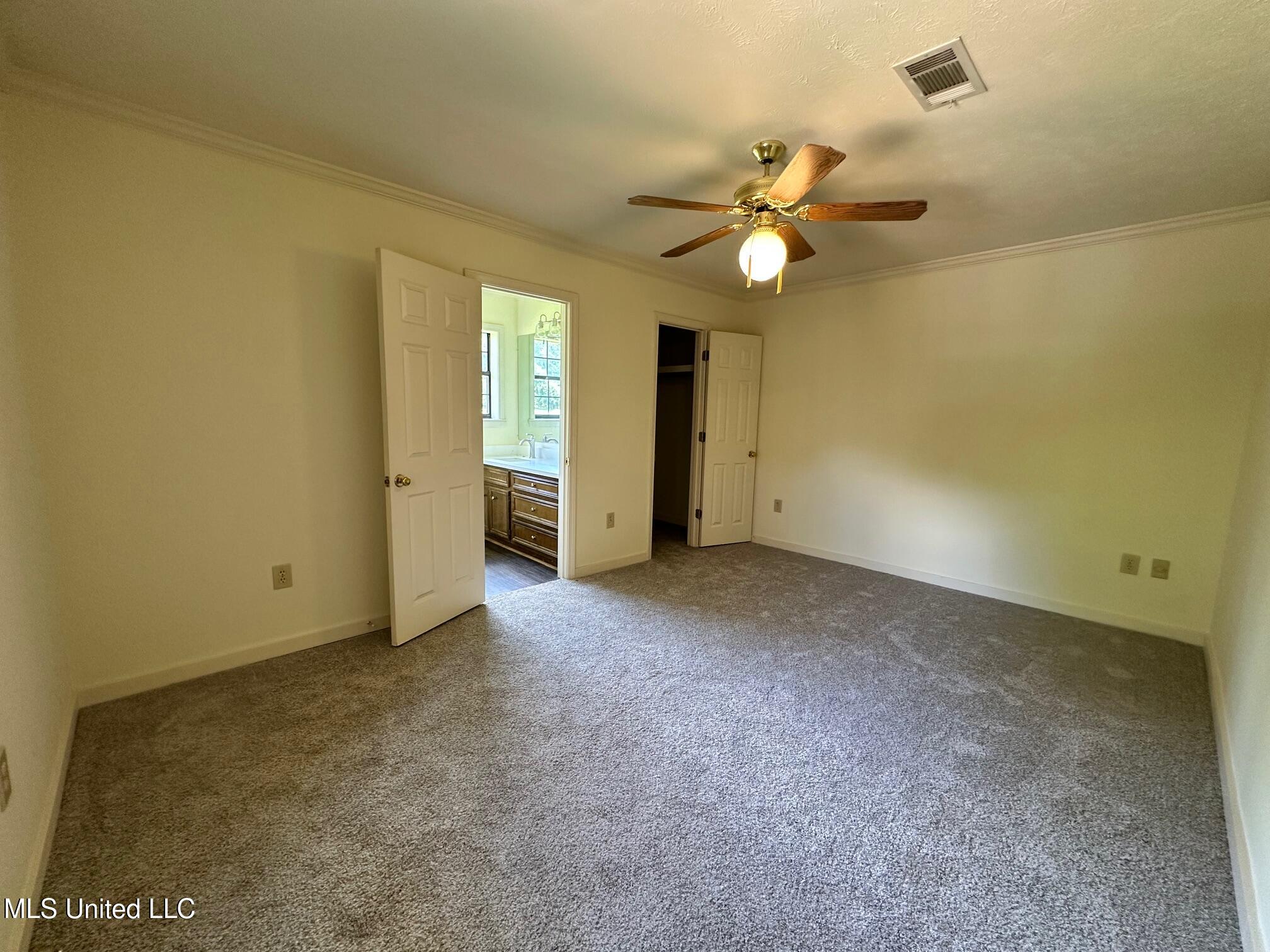 541 Bedford Circle