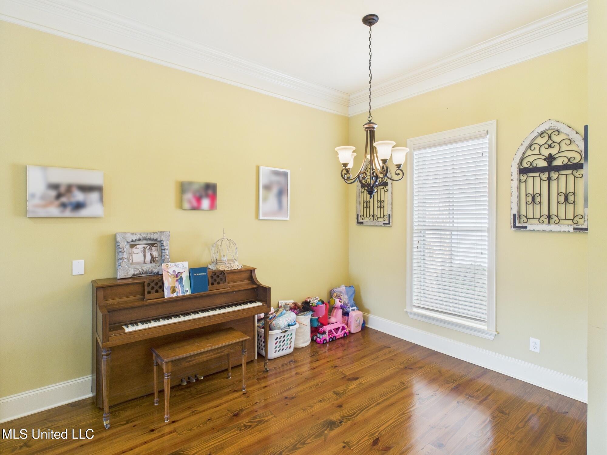 143 Charlton Drive