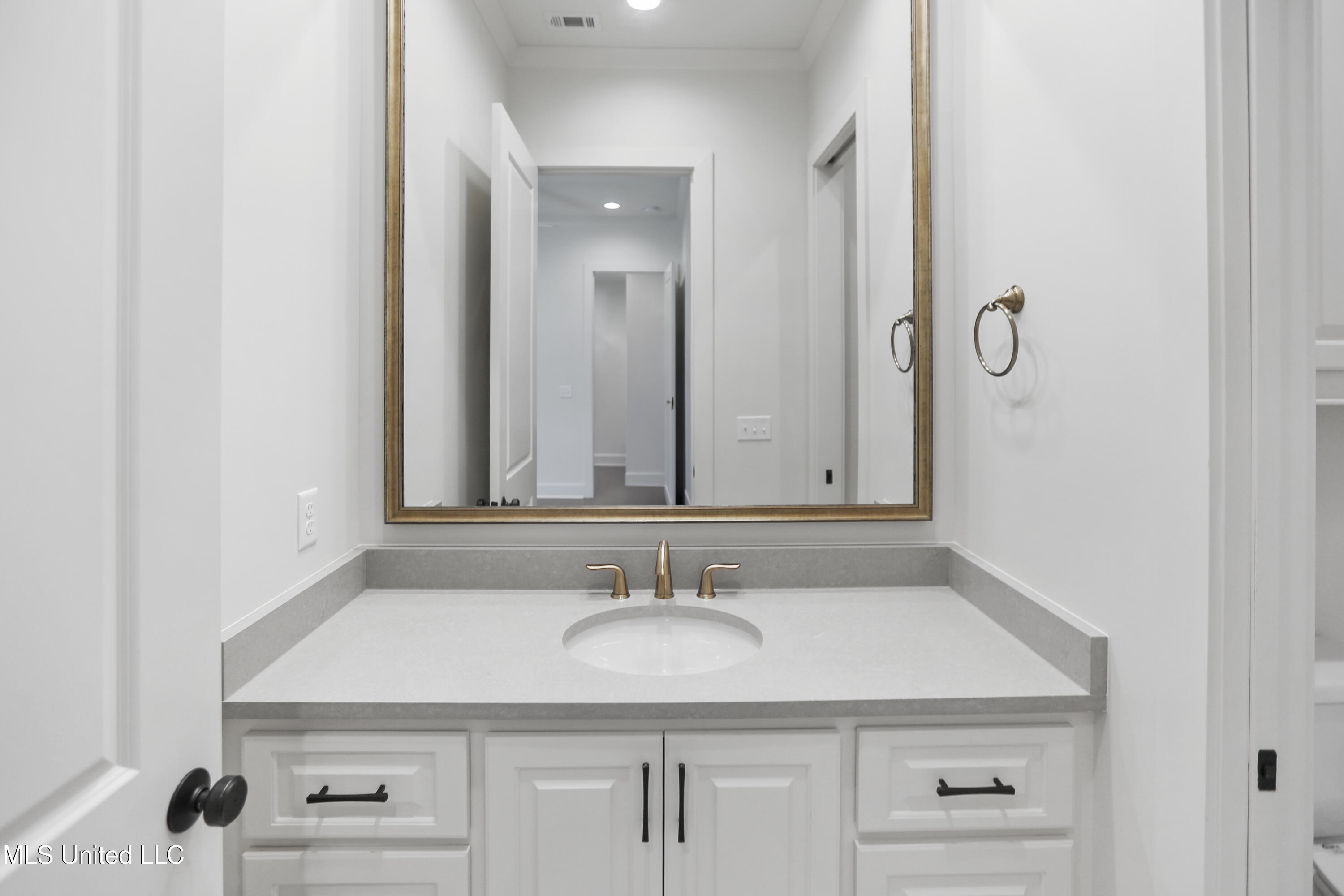 124 Colony Place