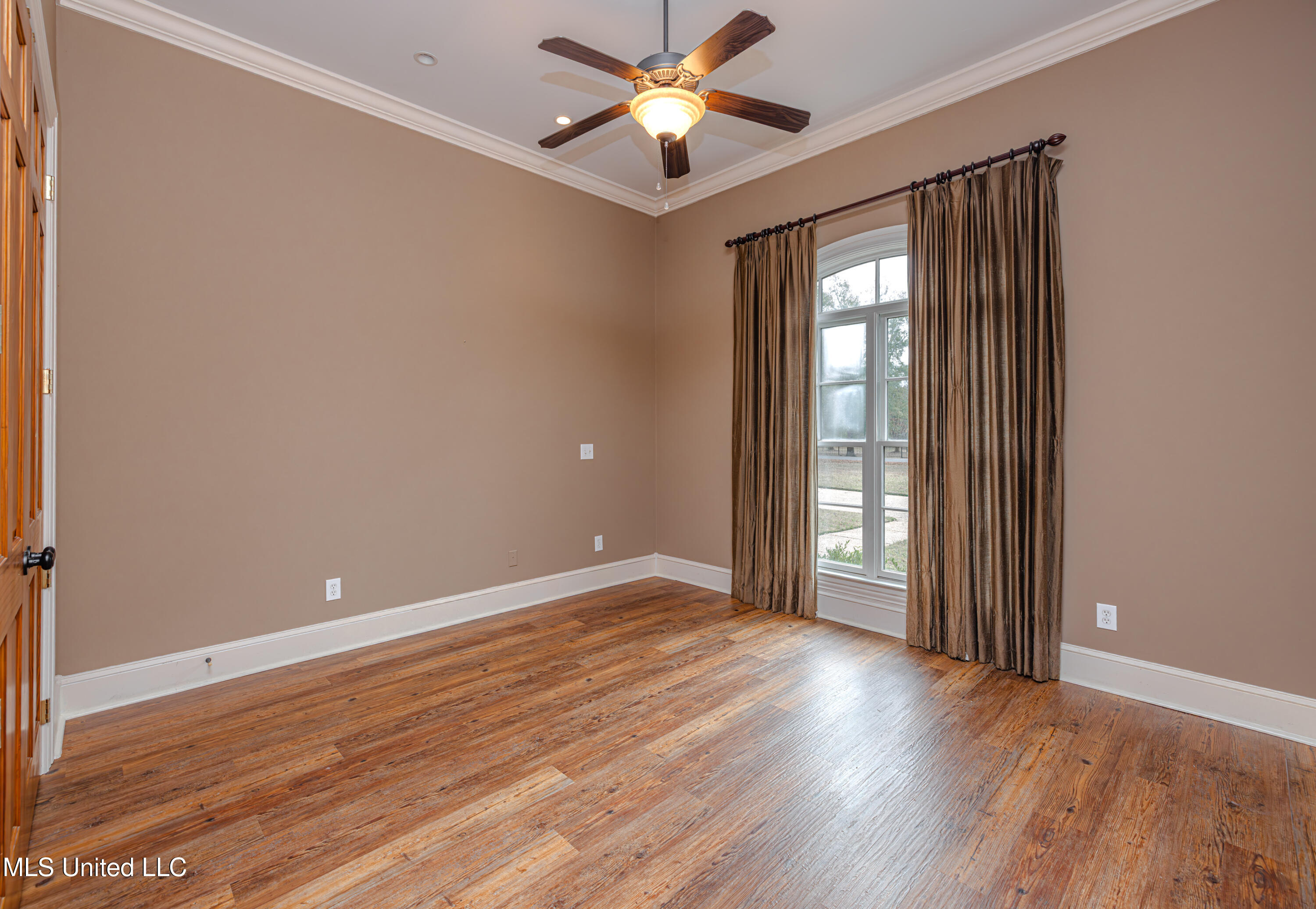 237 Calumet Drive