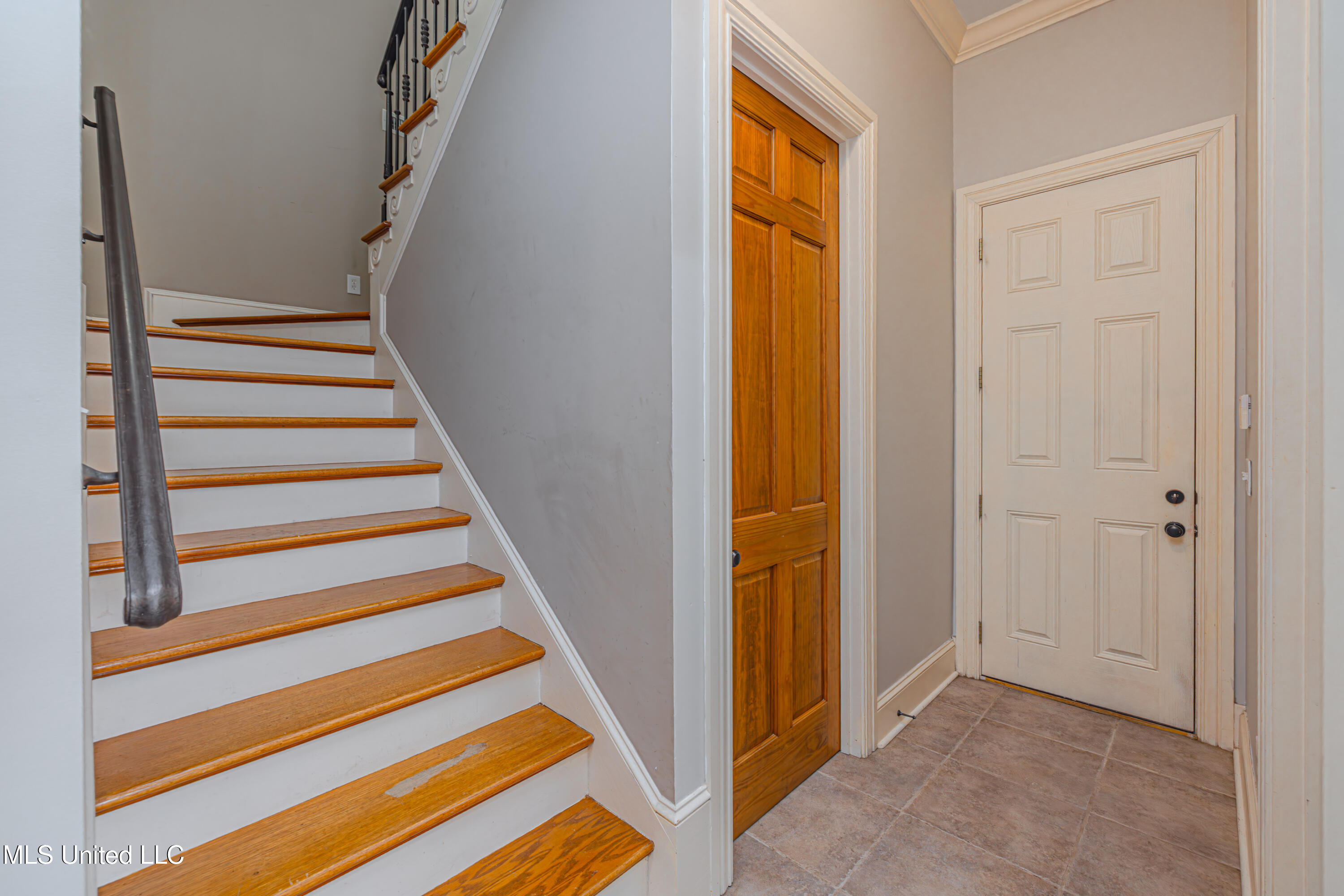 237 Calumet Drive