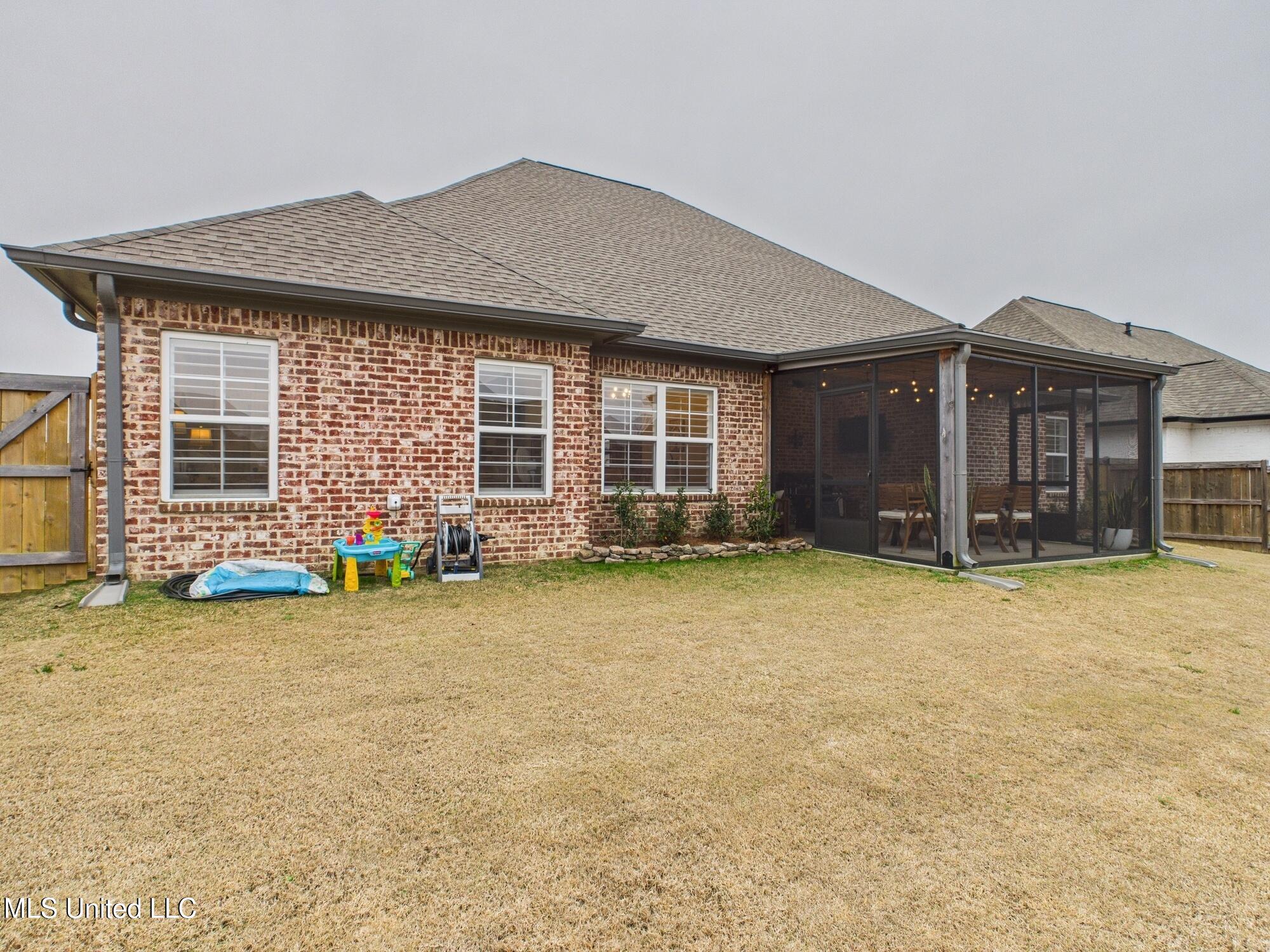 409 Pilot Circle