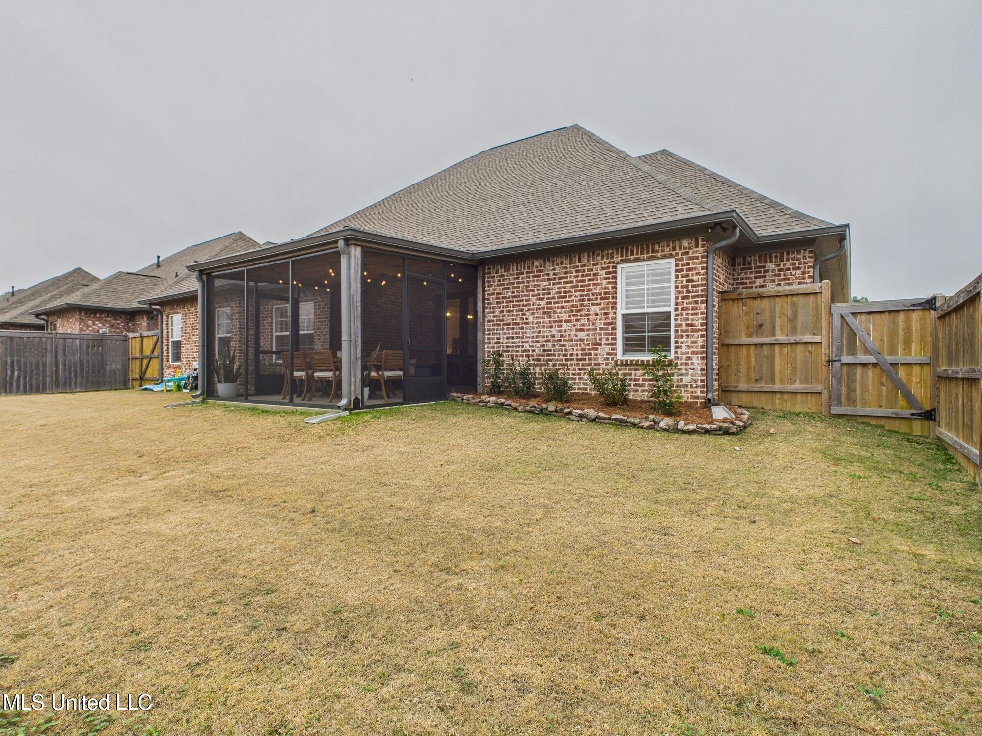 409 Pilot Circle