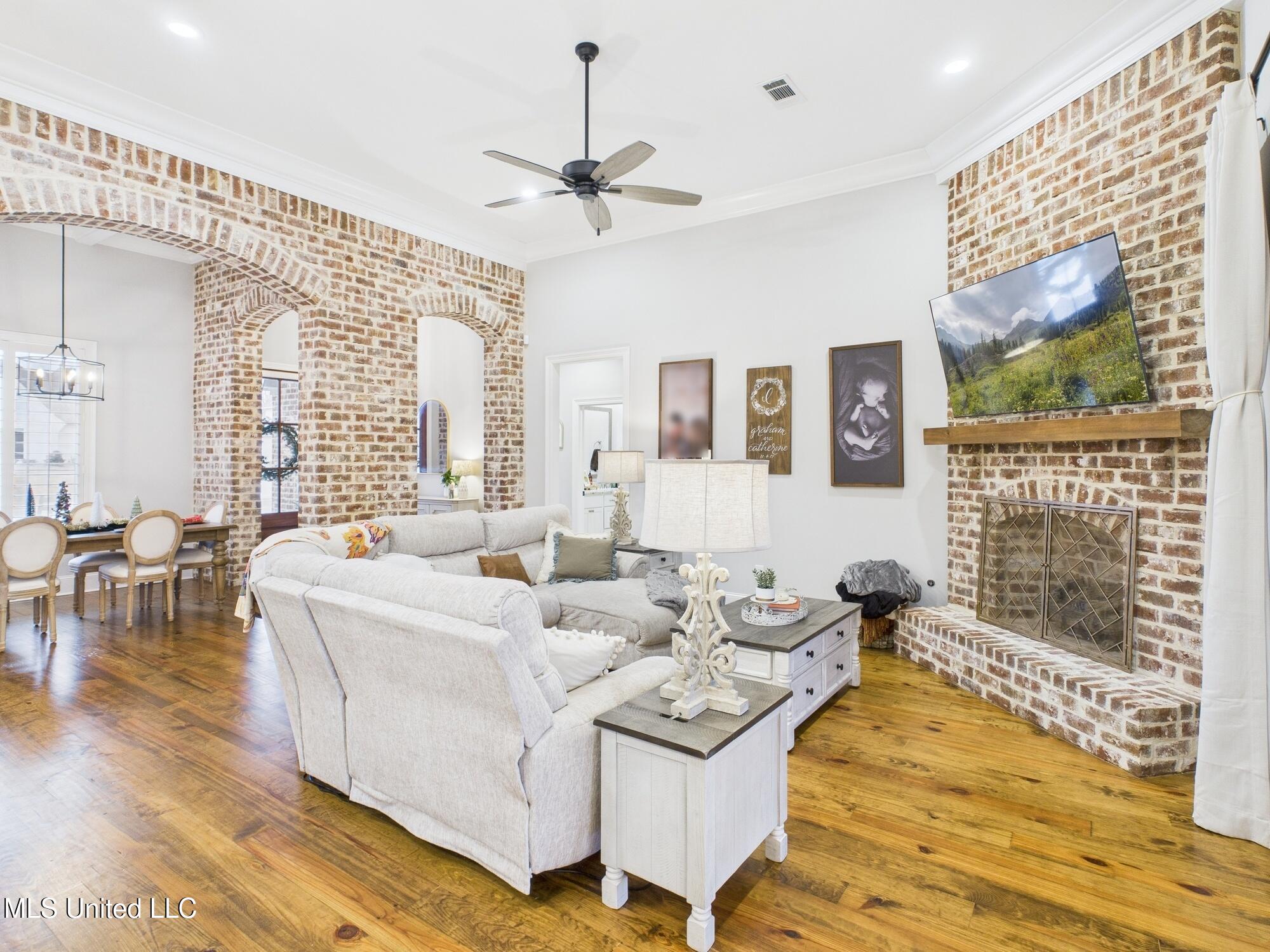 409 Pilot Circle