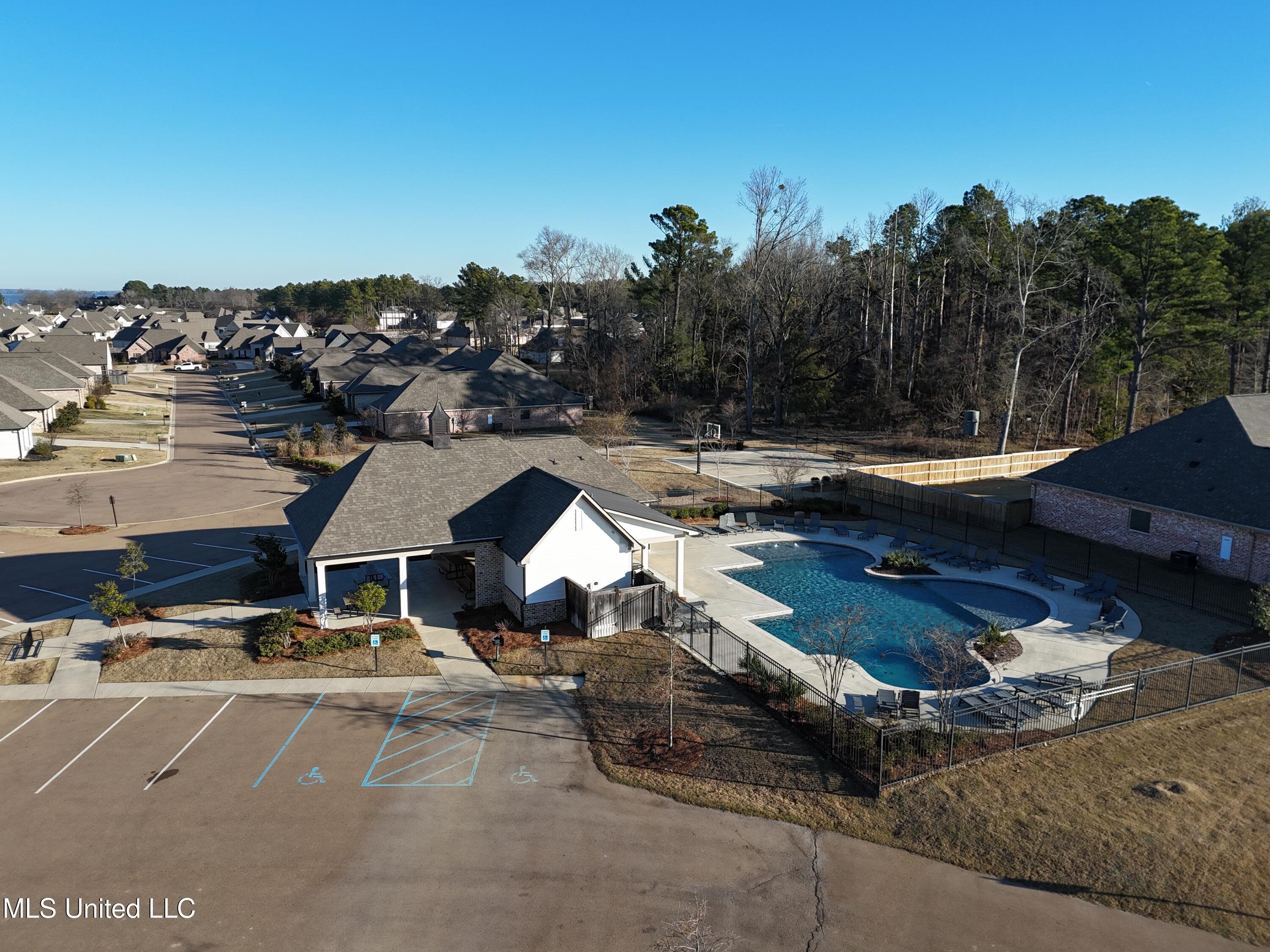 409 Pilot Circle