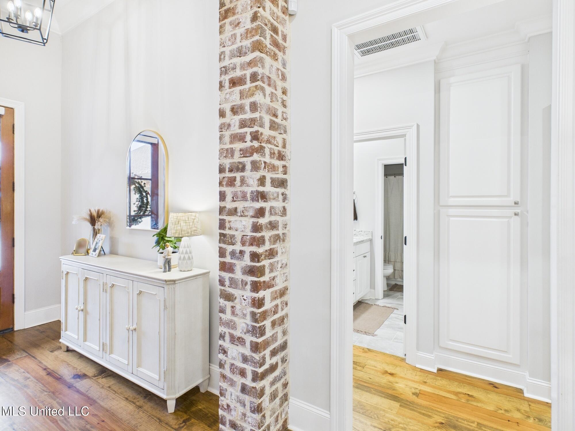 409 Pilot Circle