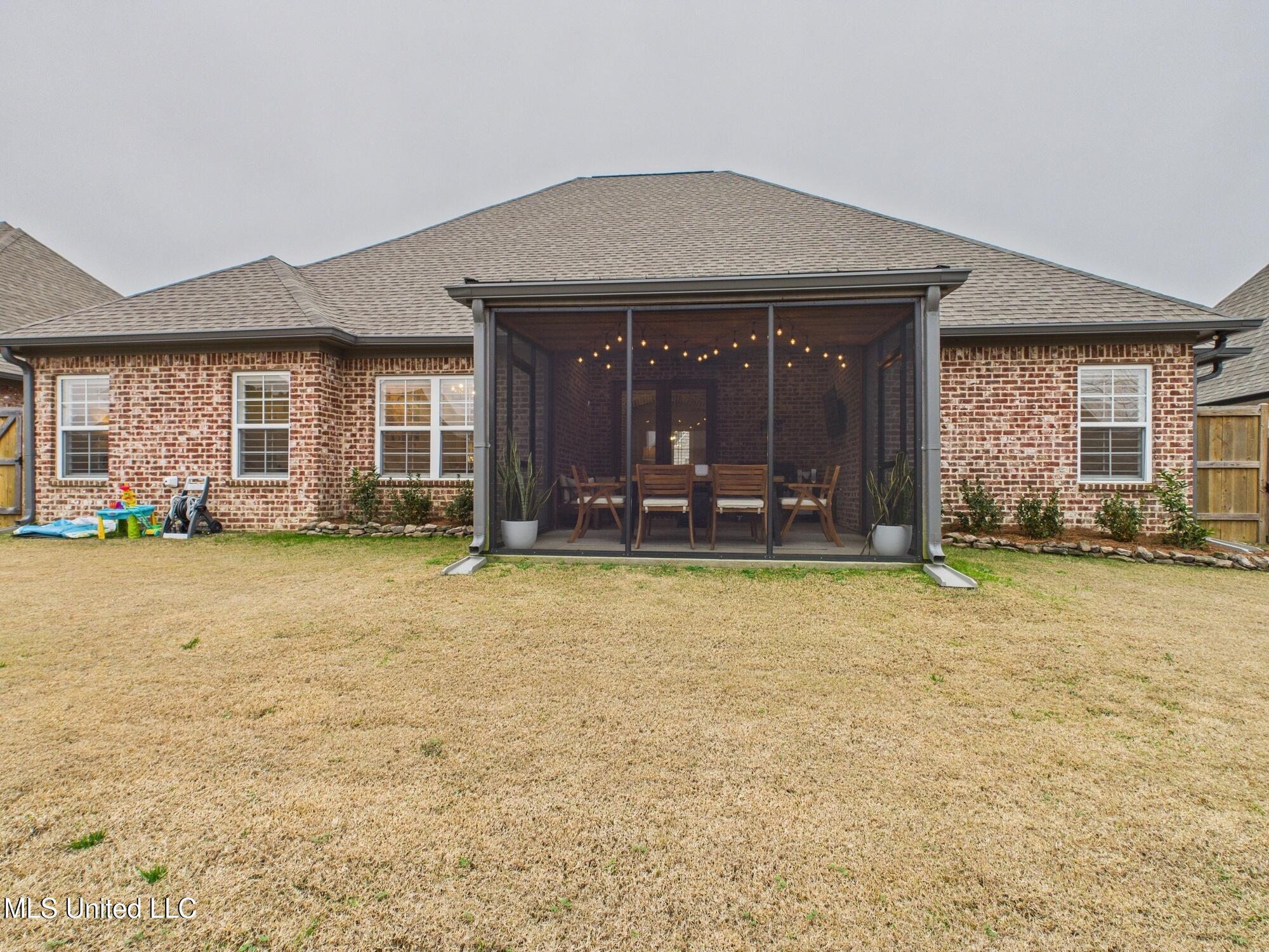 409 Pilot Circle