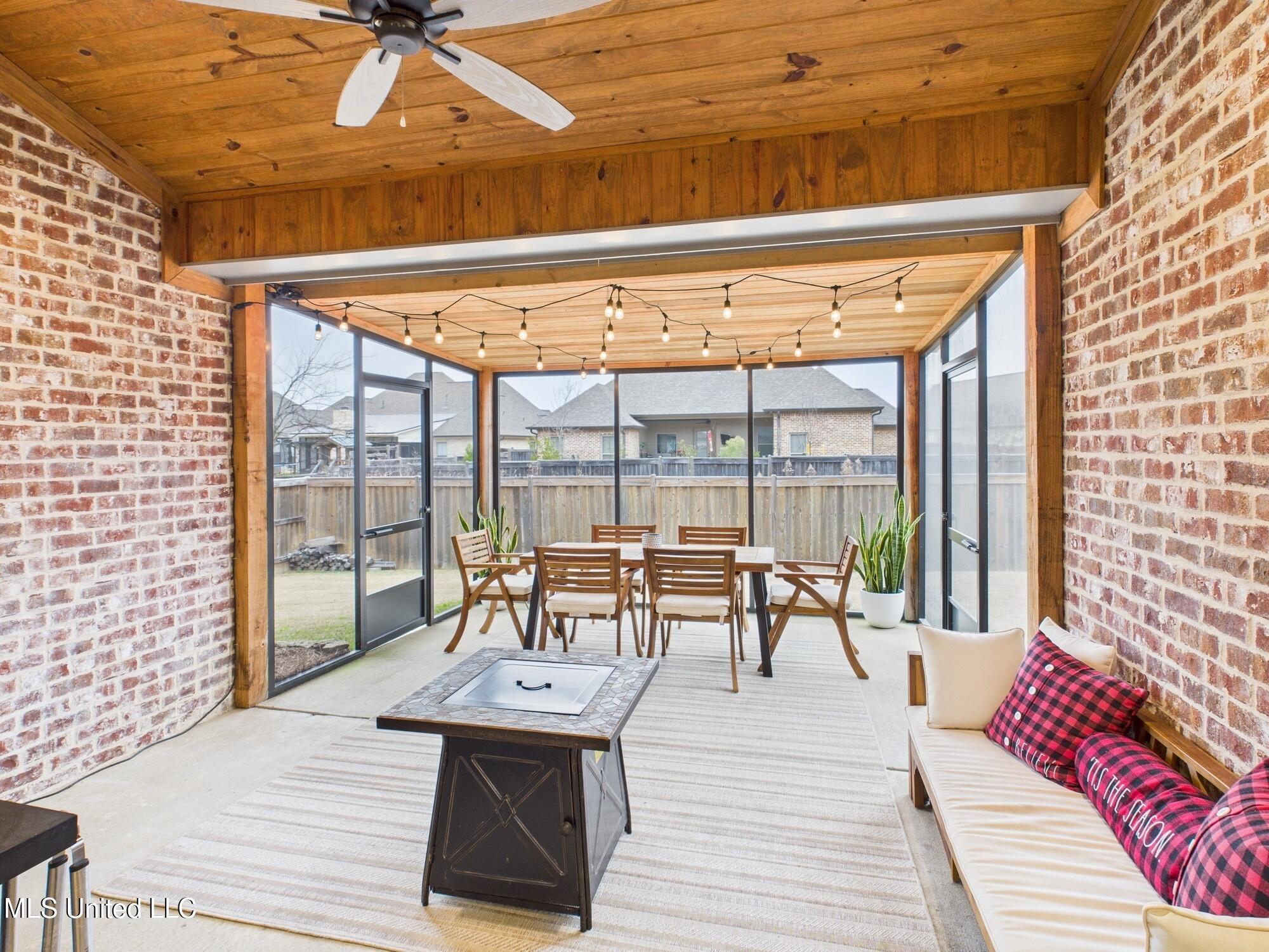 409 Pilot Circle