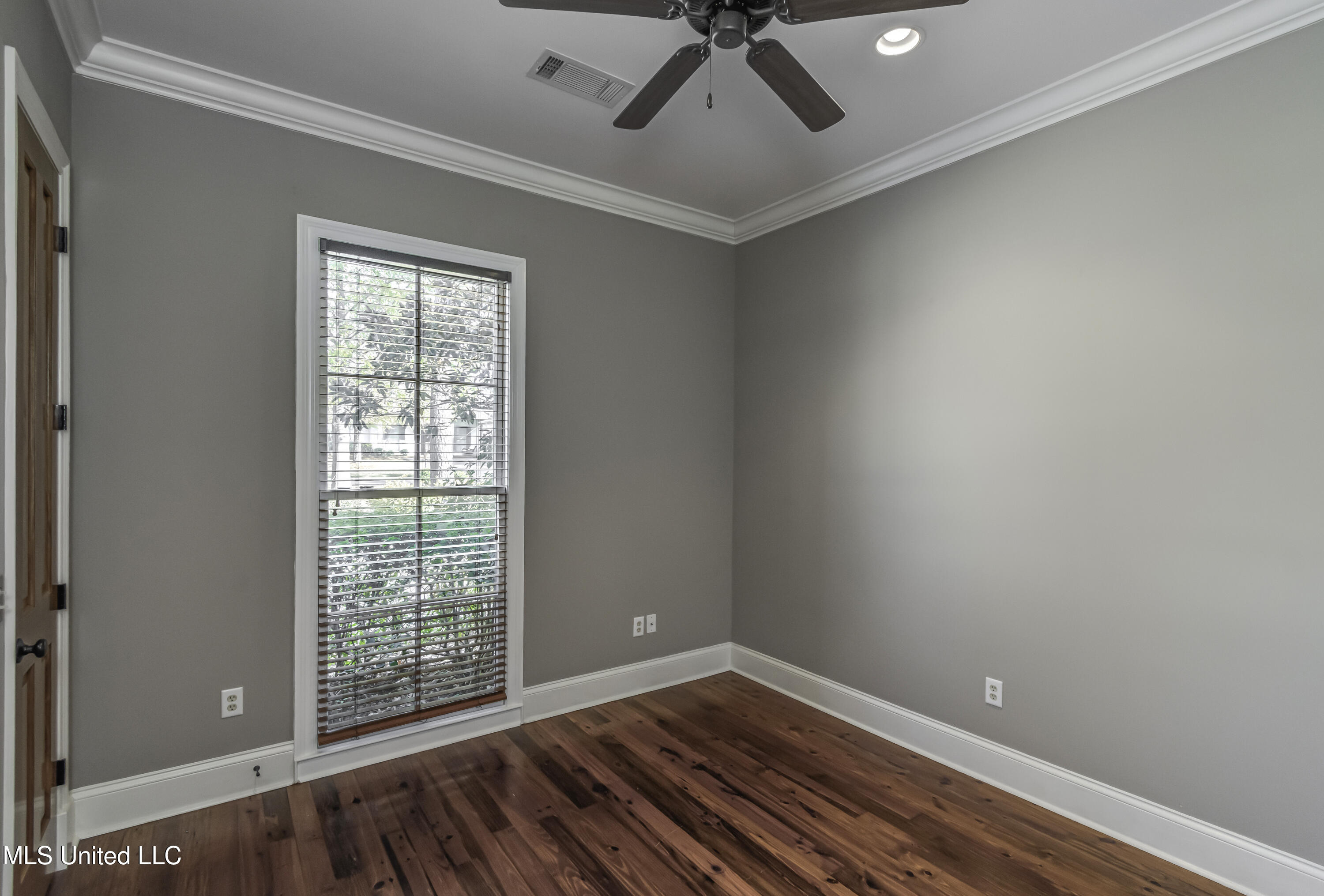 107 Northlake Lane