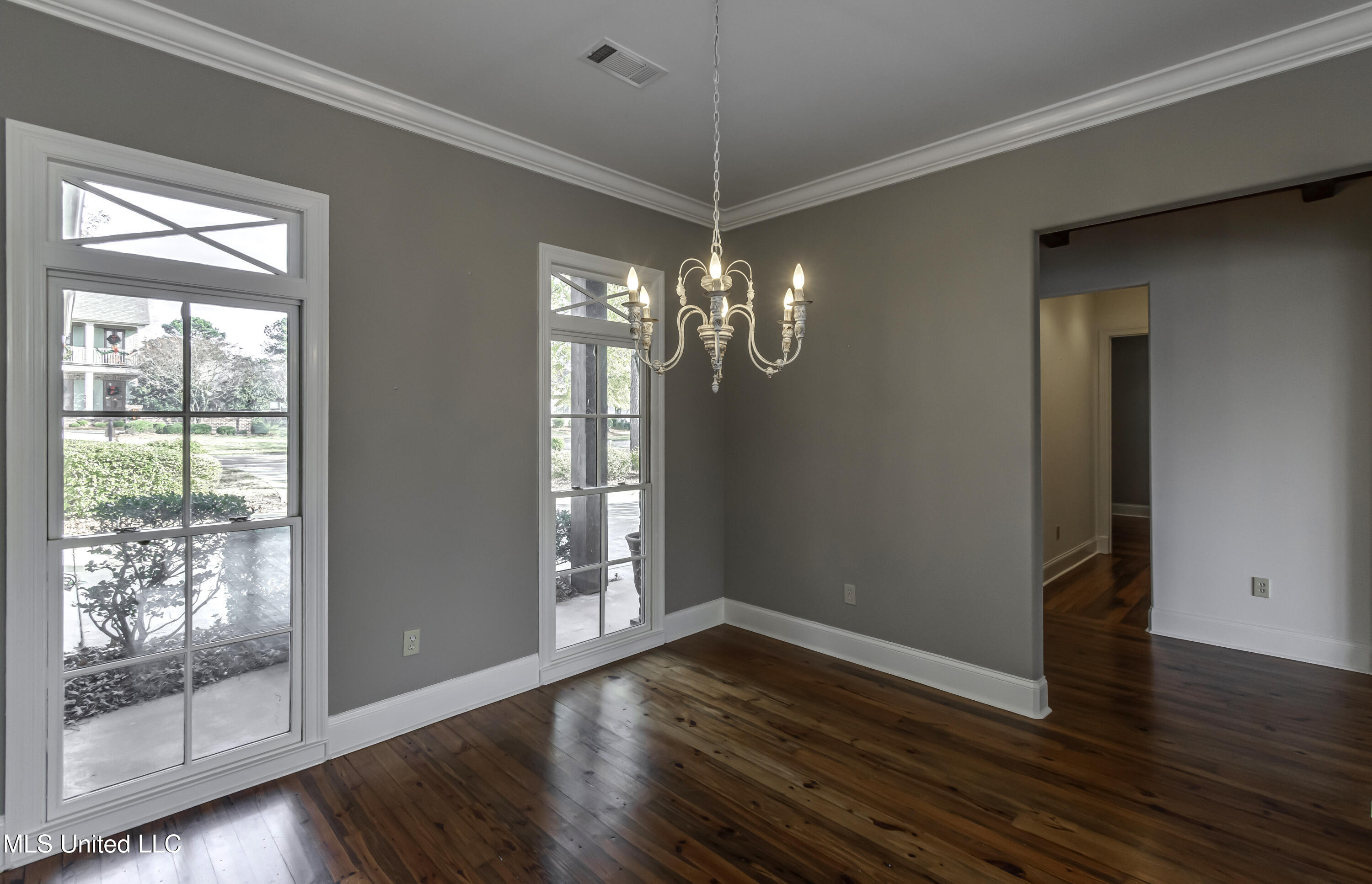 107 Northlake Lane