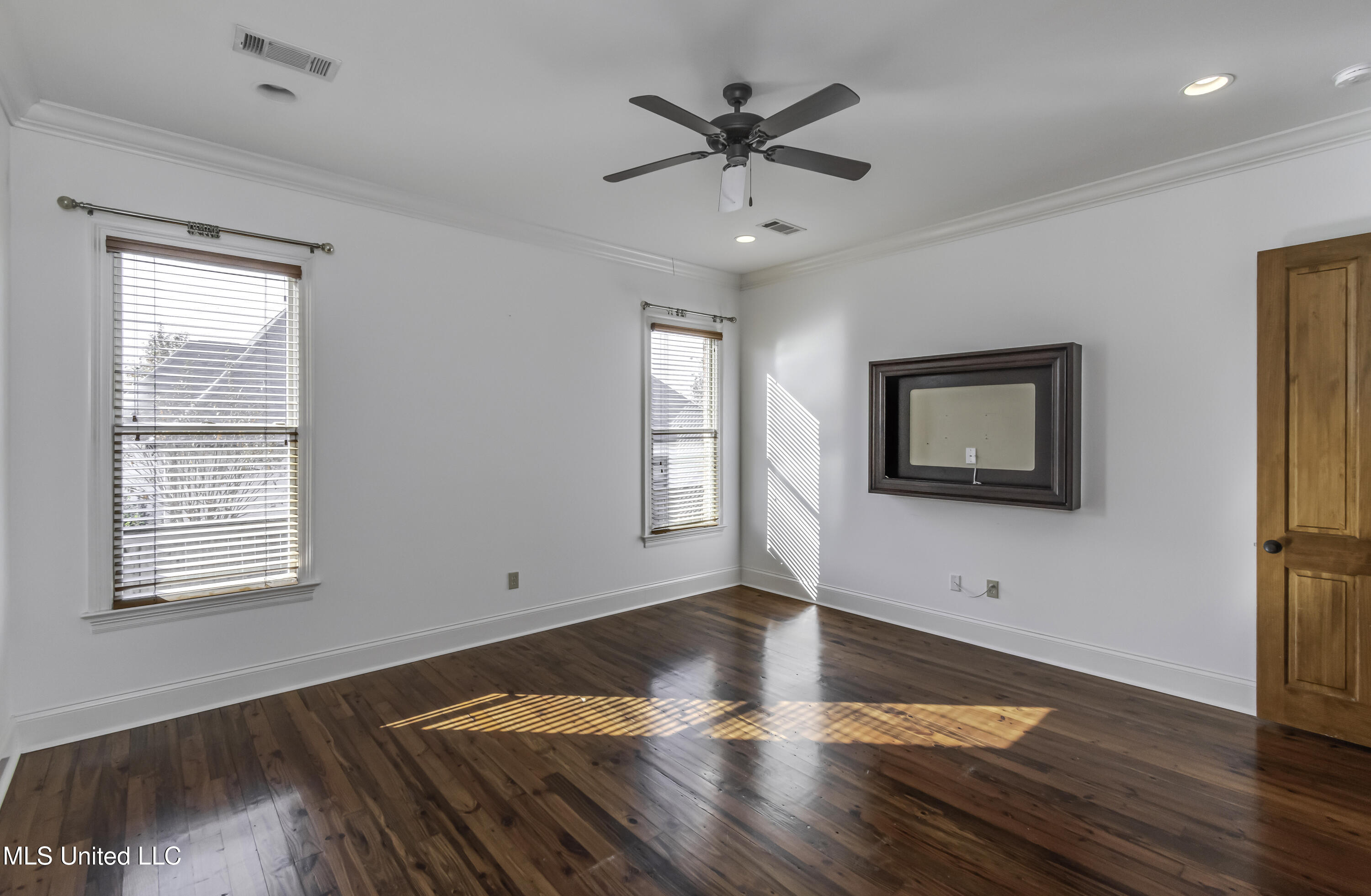 107 Northlake Lane