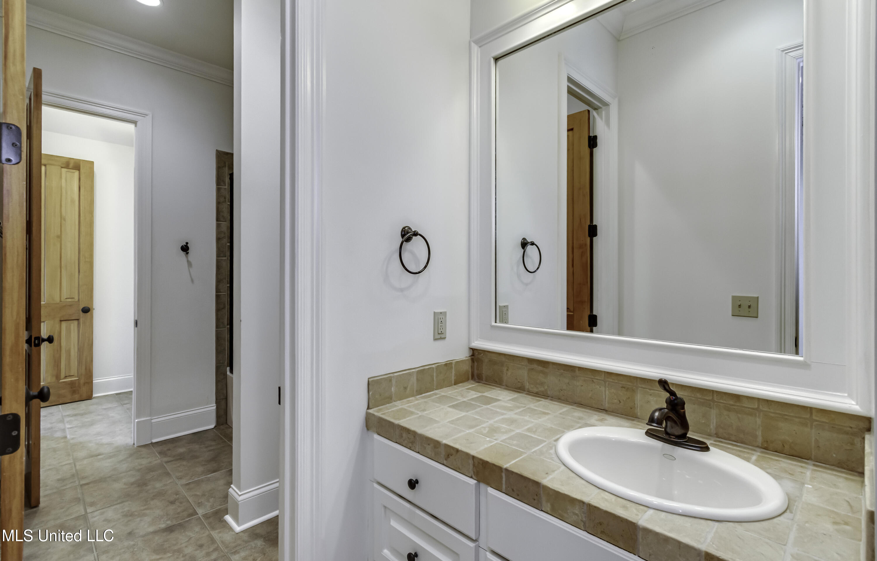 107 Northlake Lane