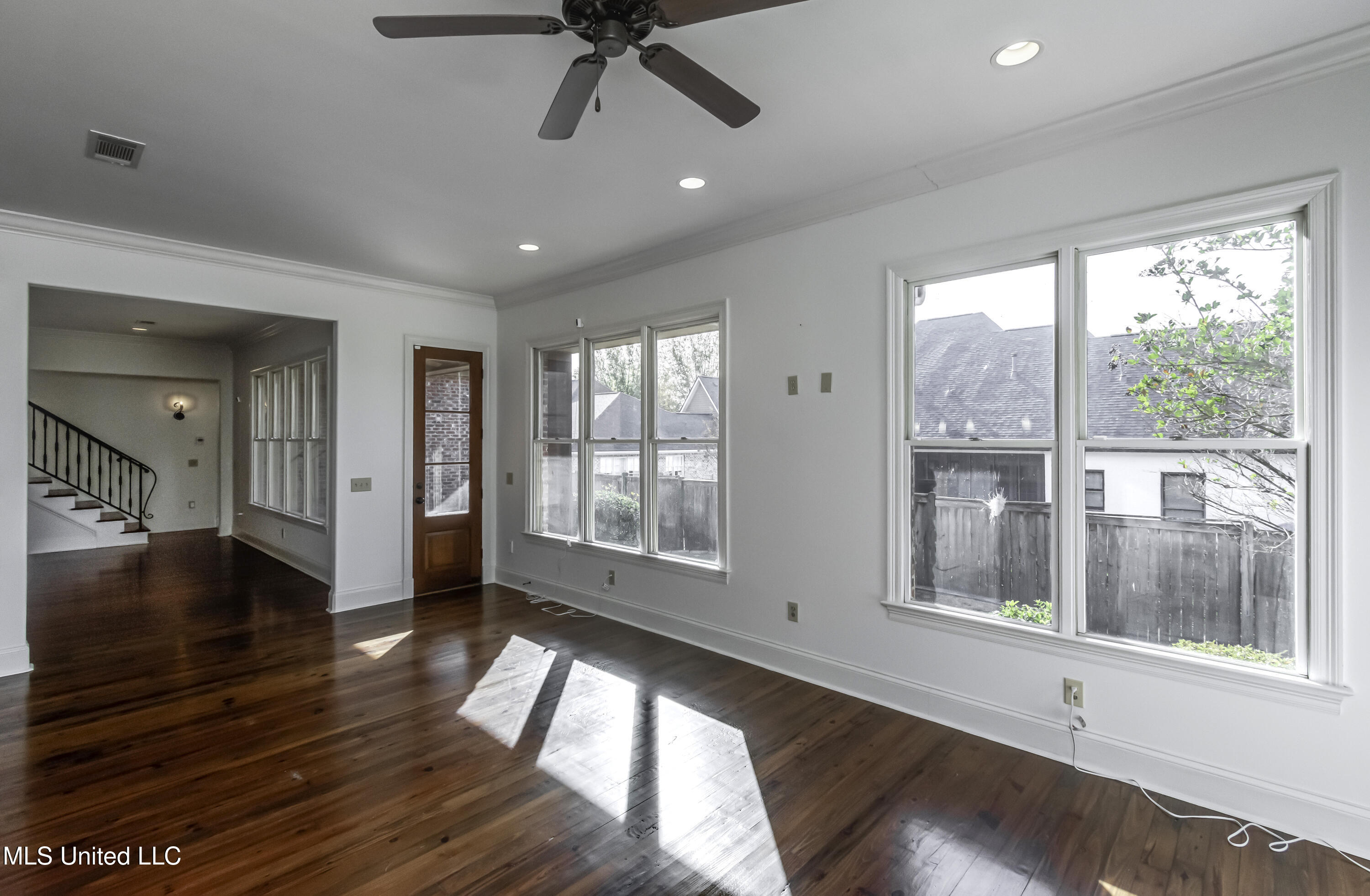 107 Northlake Lane