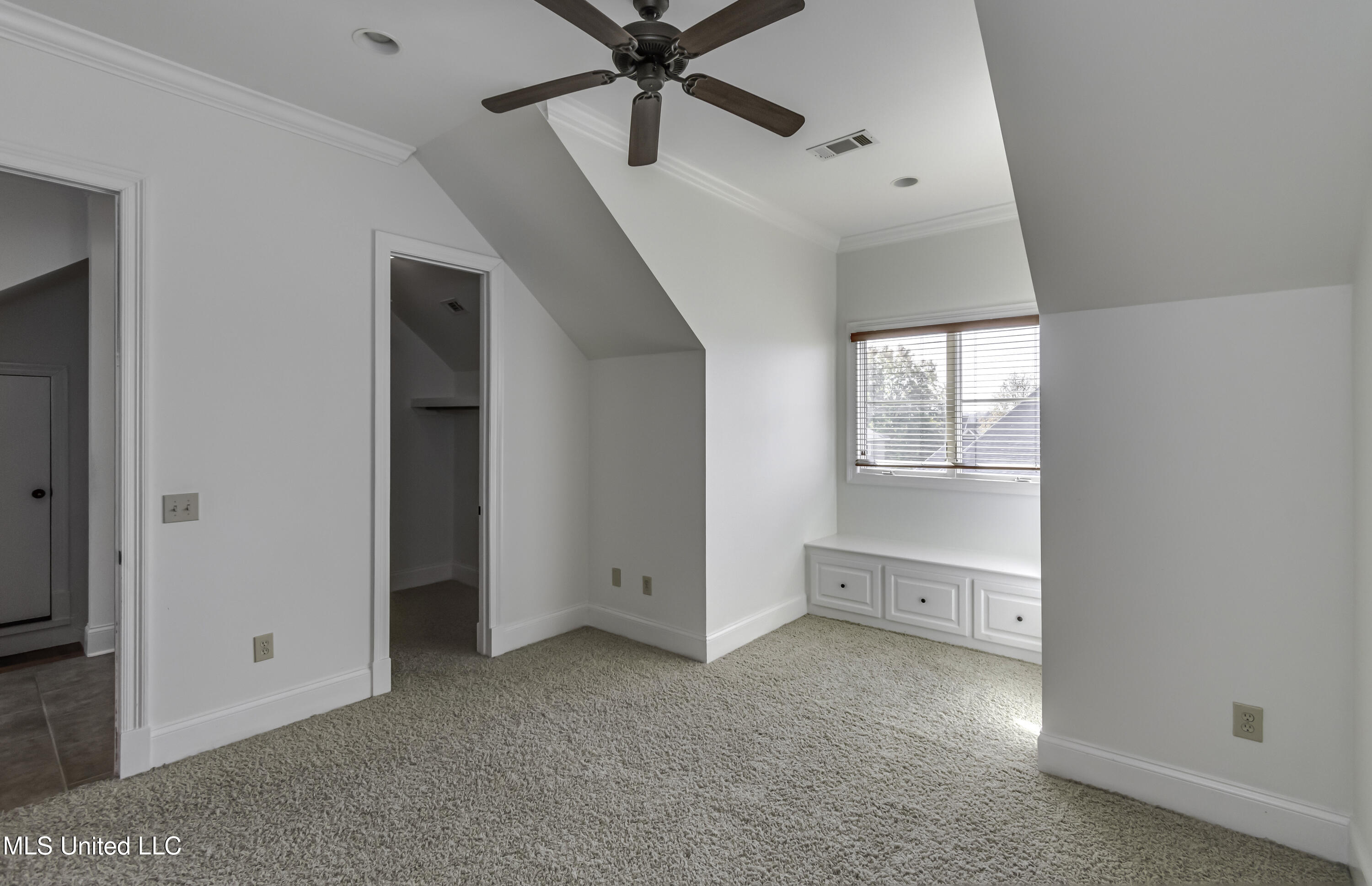 107 Northlake Lane