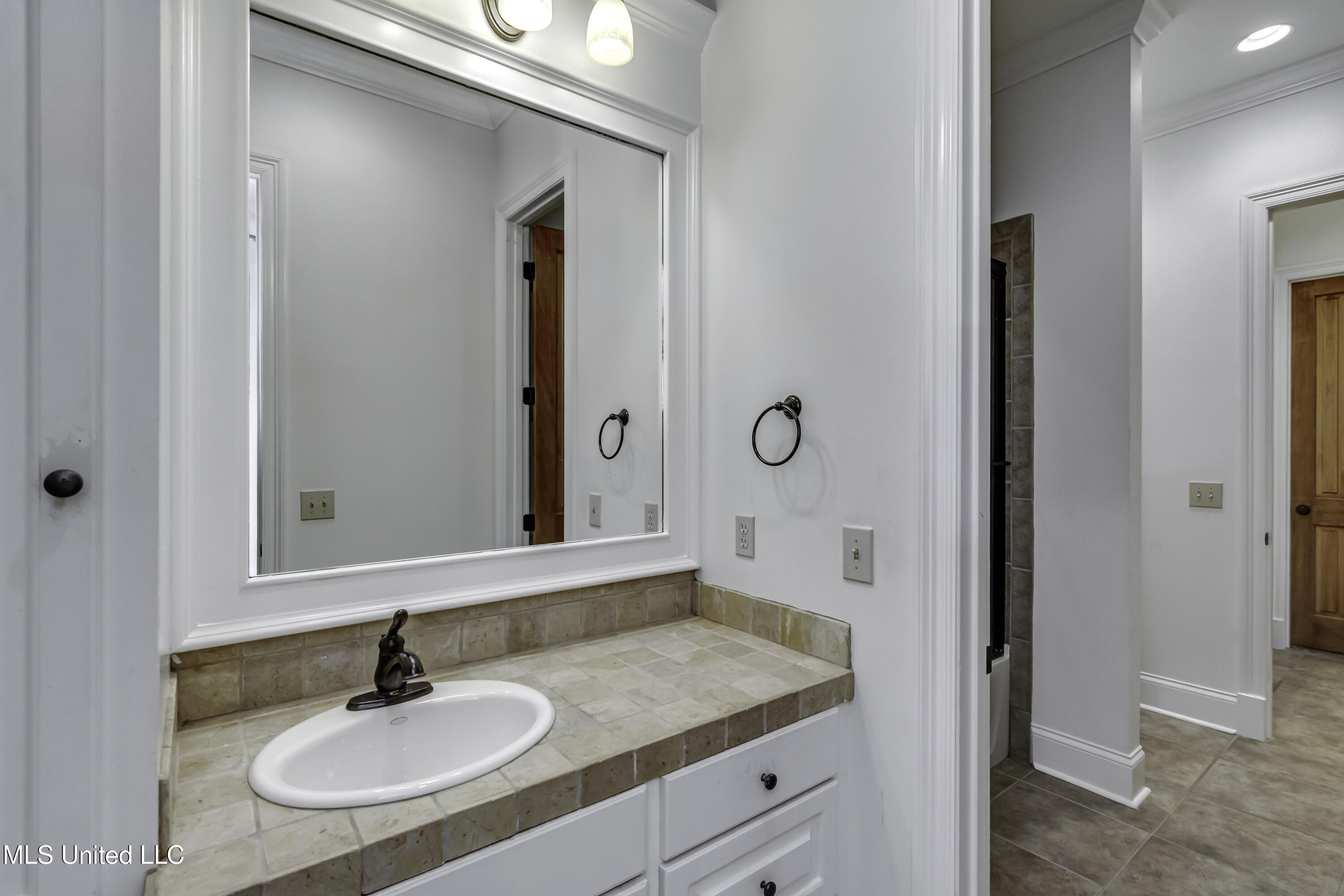 107 Northlake Lane